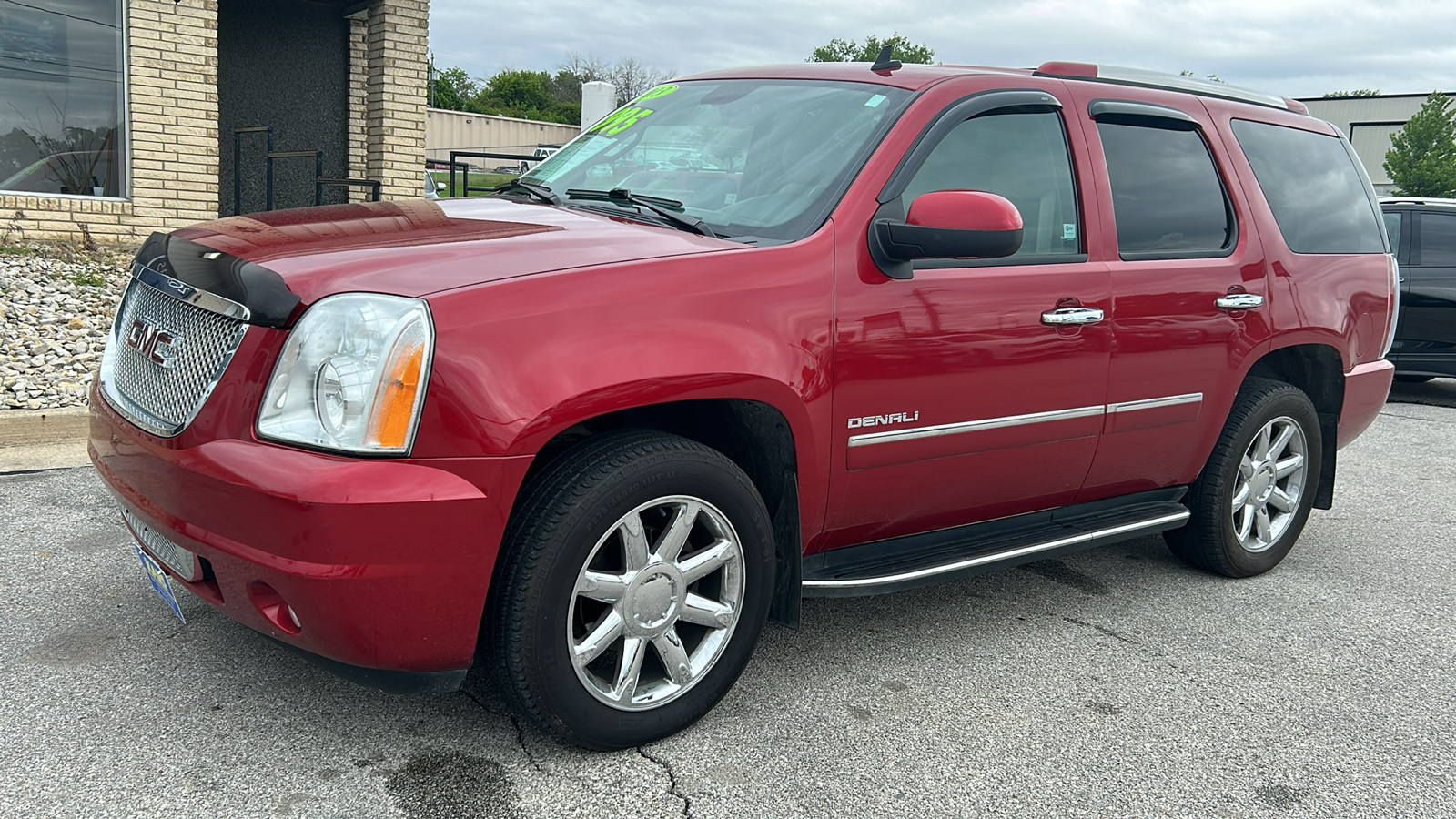 2013 GMC Yukon DENALI AWD 2