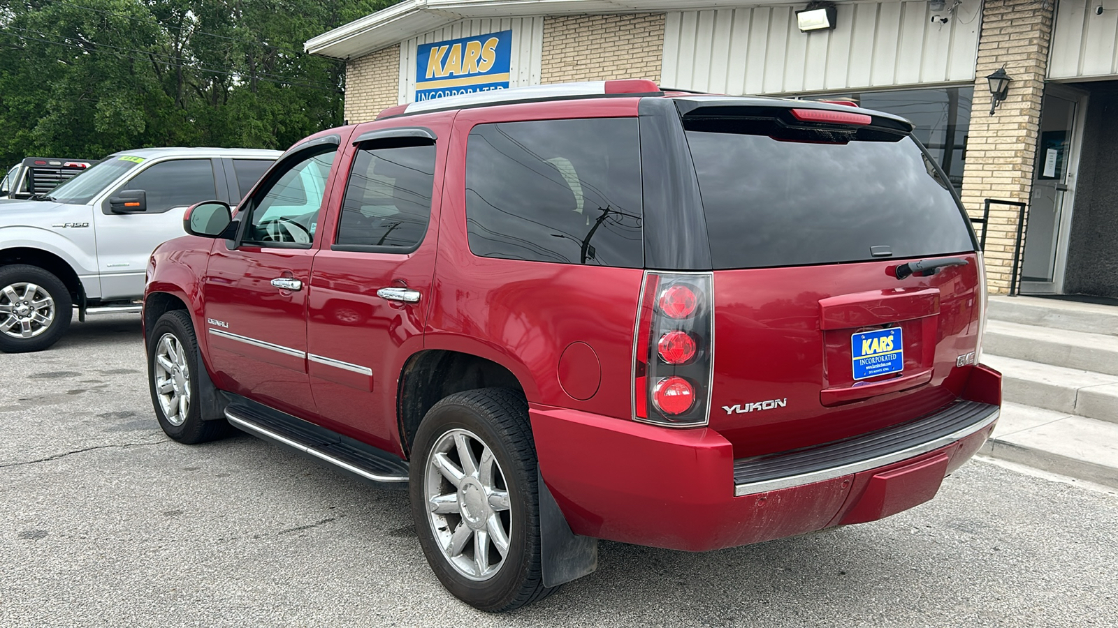 2013 GMC Yukon DENALI AWD 8