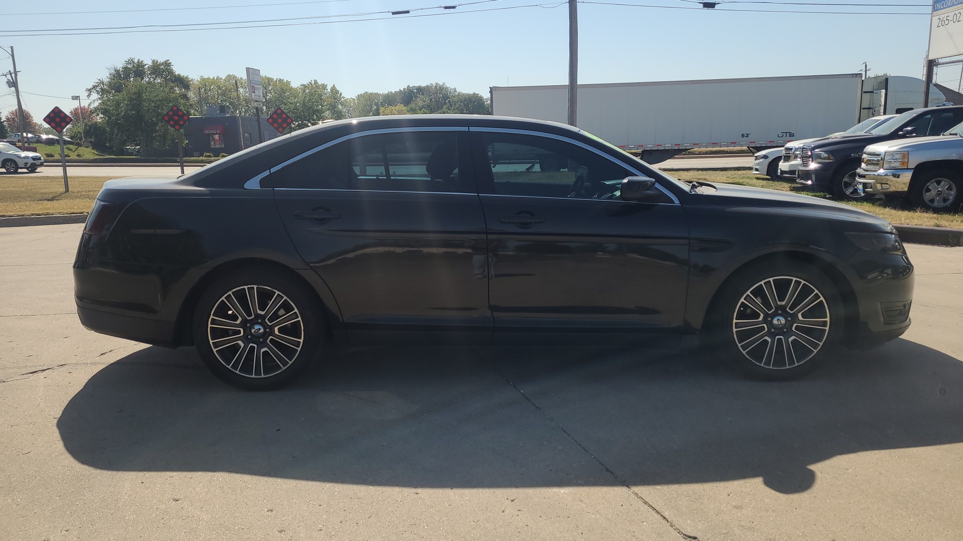 2013 Ford Taurus LIMITED 5