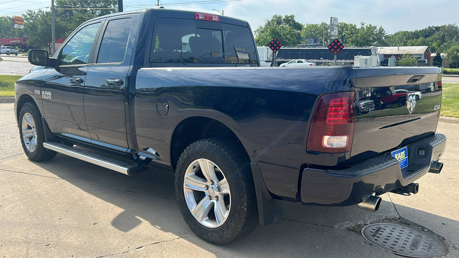 2013 Ram 1500 SPORT 4WD Quad Cab 8