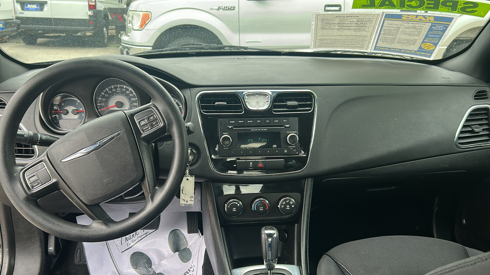 2014 Chrysler 200 LX 14