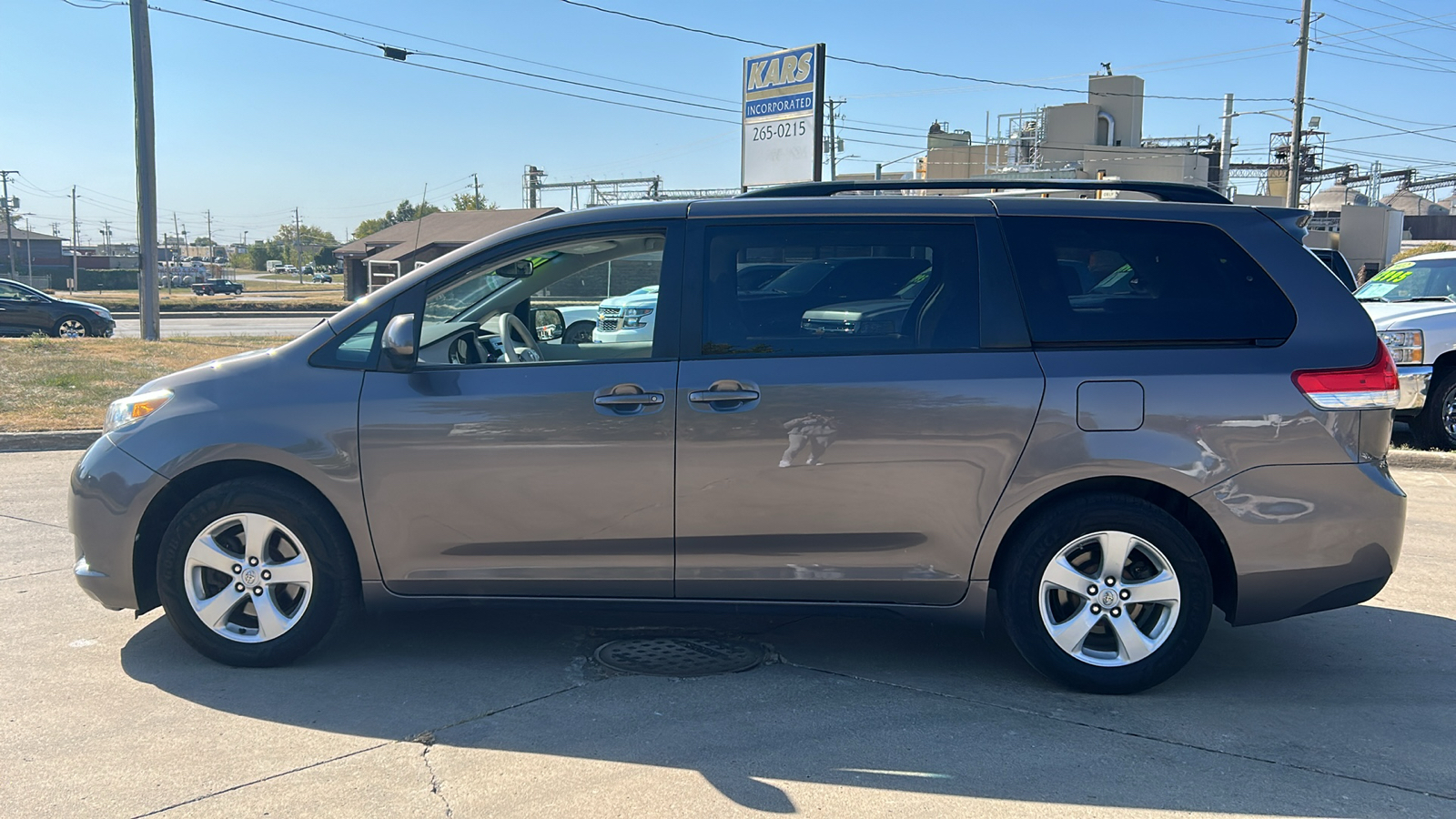 2014 Toyota Sienna LE 1