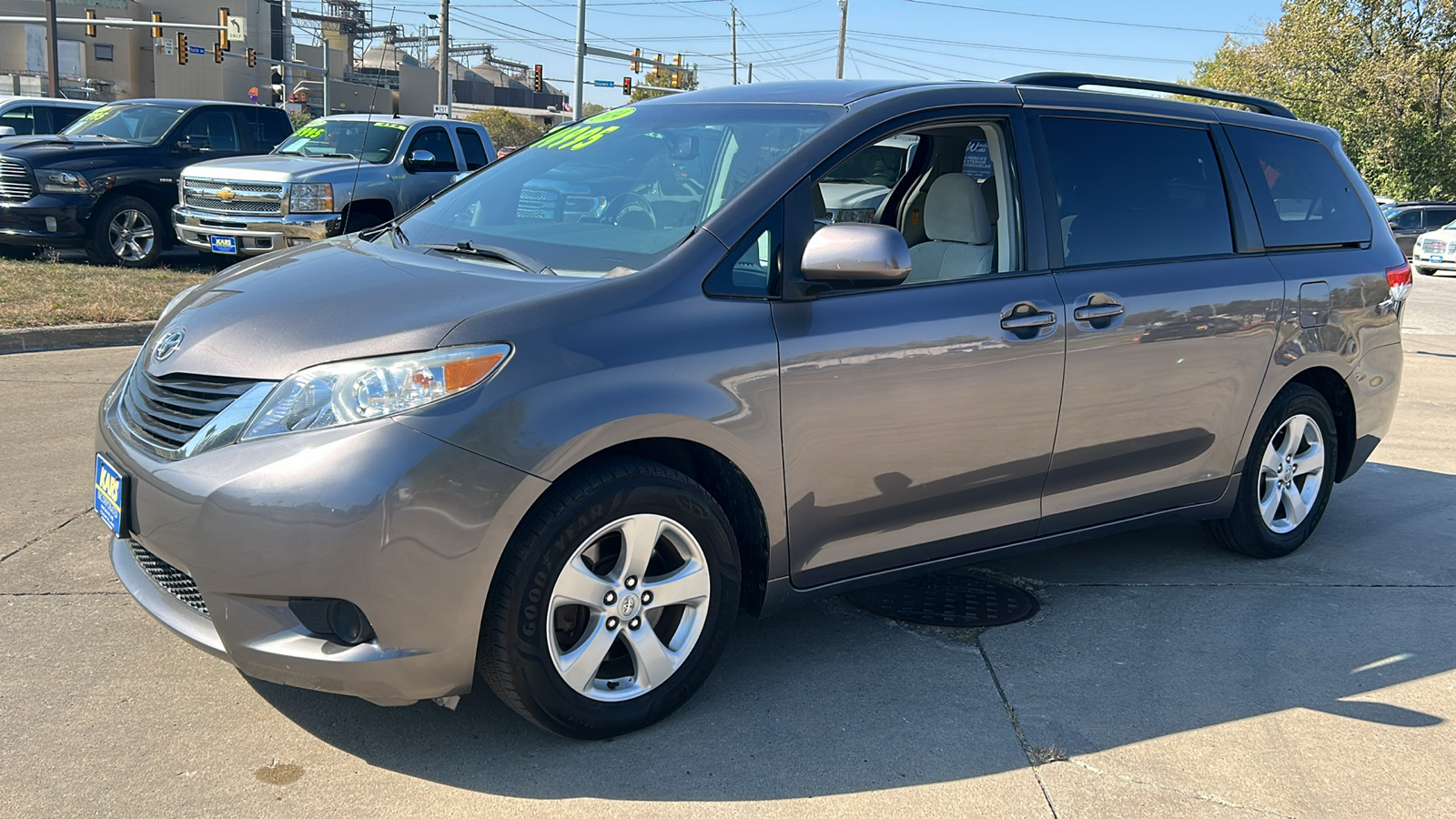 2014 Toyota Sienna LE 2