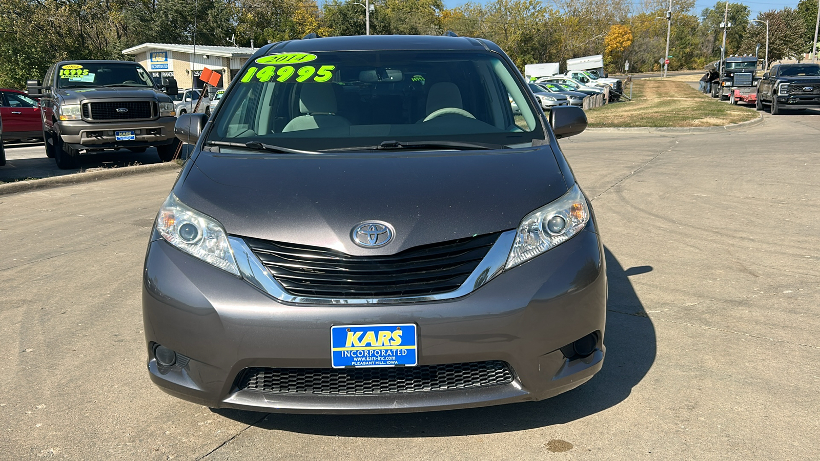 2014 Toyota Sienna LE 3