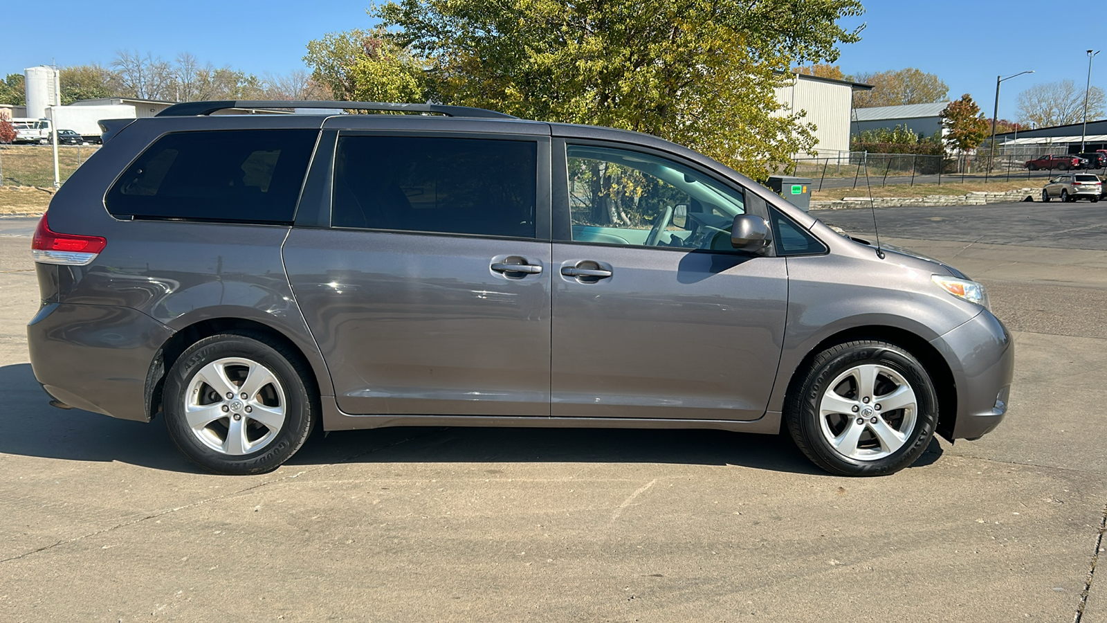 2014 Toyota Sienna LE 5