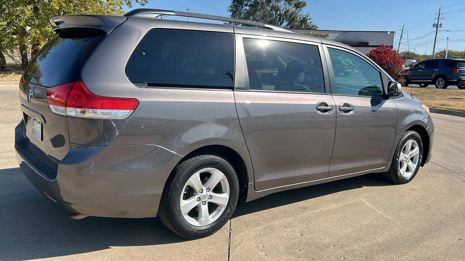 2014 Toyota Sienna LE 6