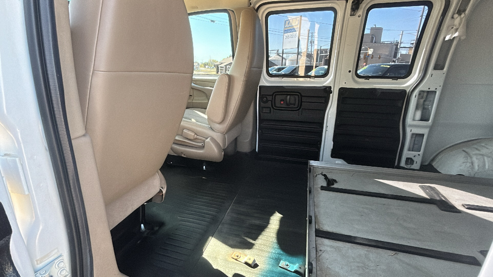 2014 Chevrolet EXPRESS G1500  26