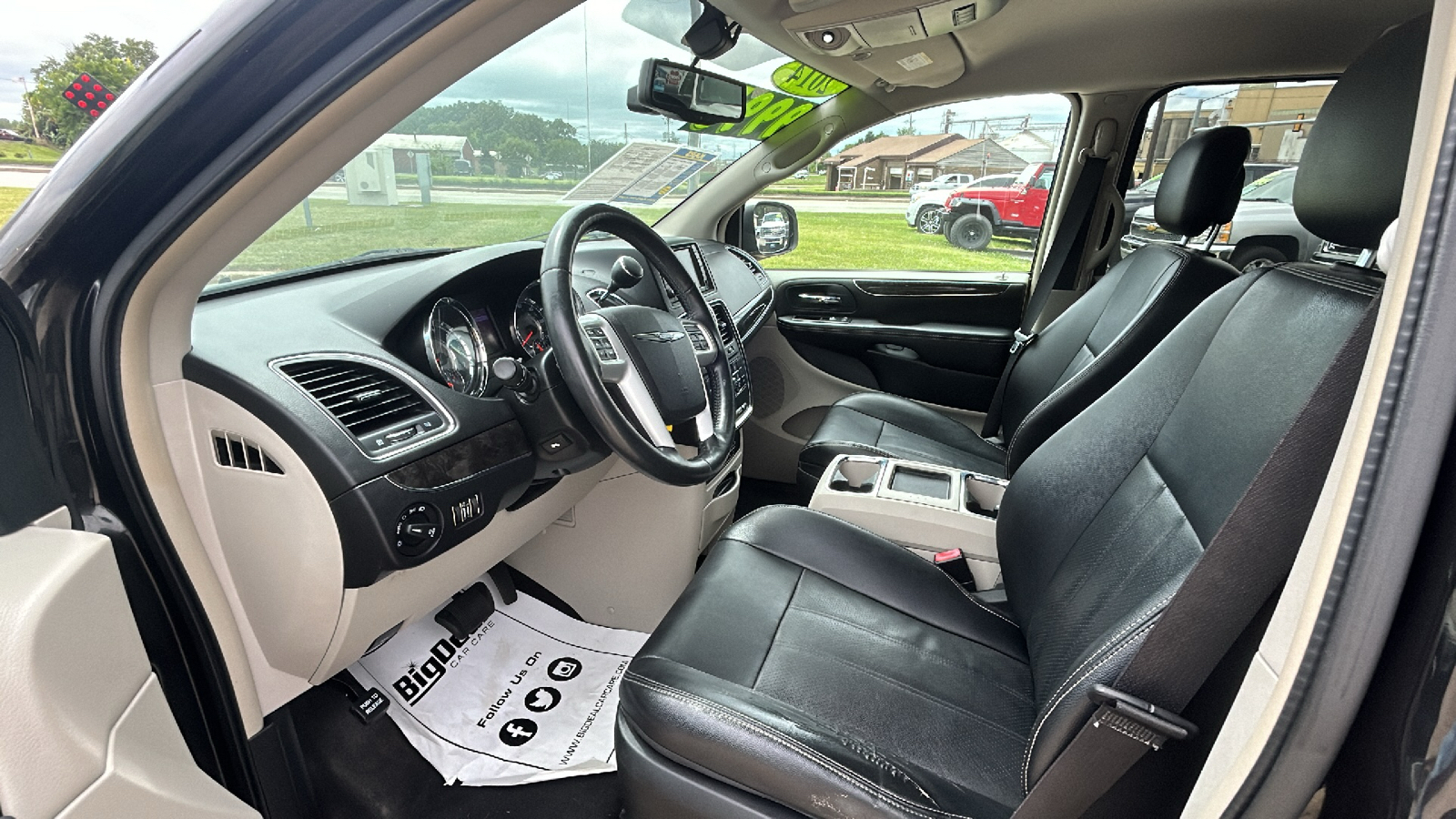 2014 Chrysler Town & Country TOURING L 10