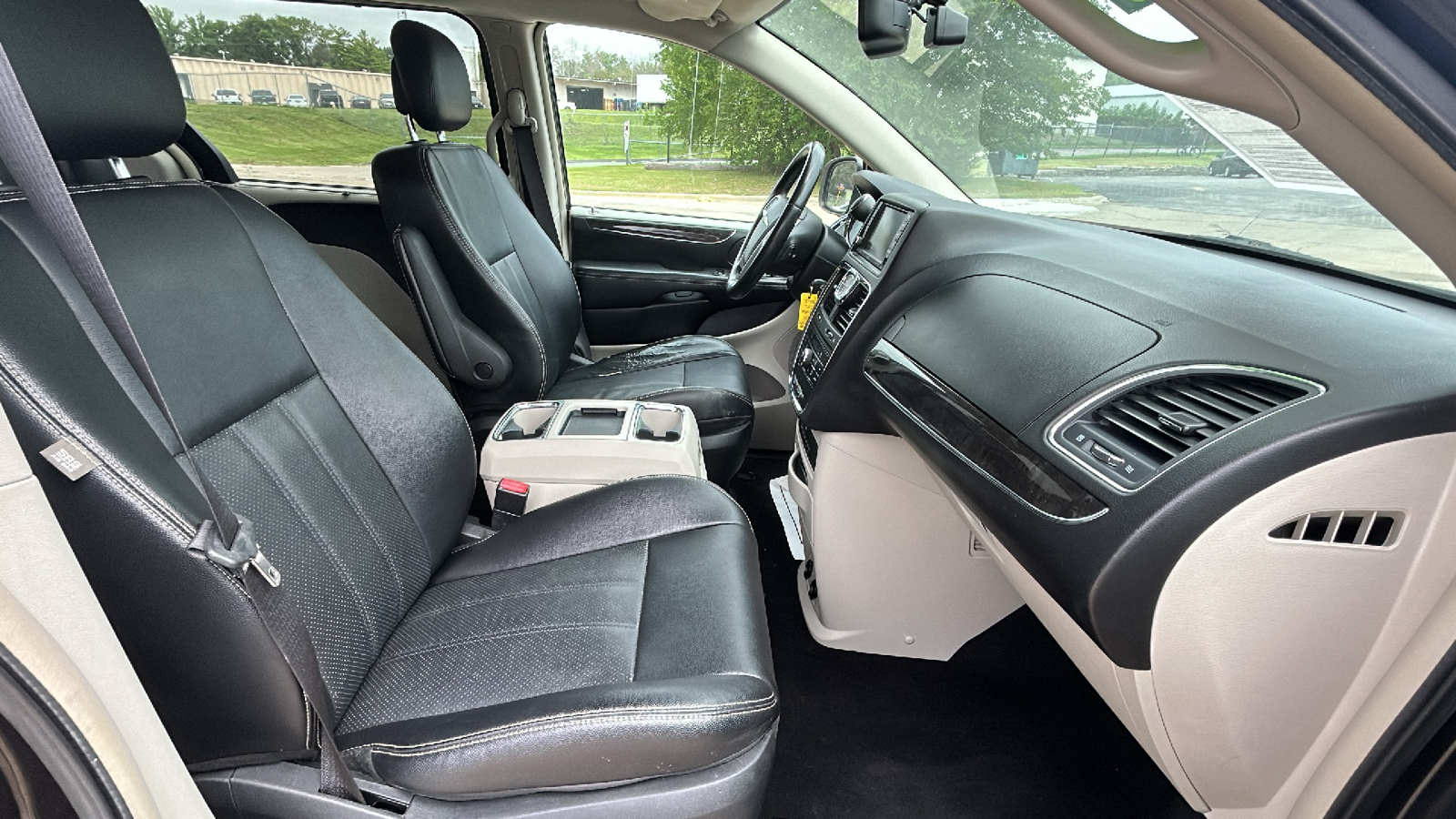 2014 Chrysler Town & Country TOURING L 18