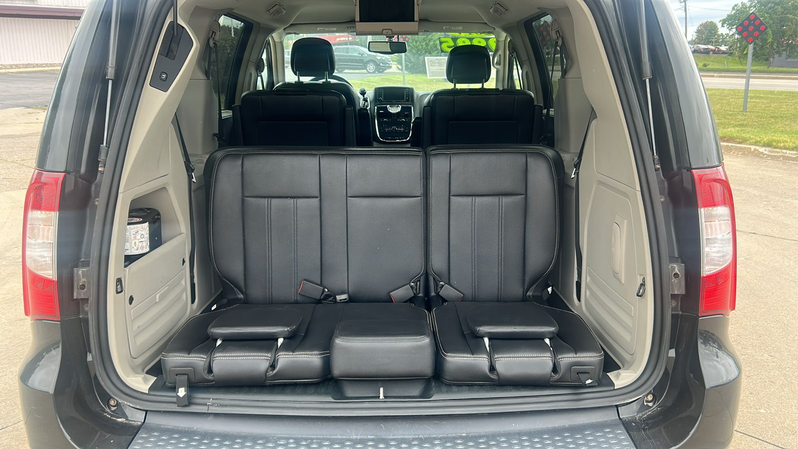 2014 Chrysler Town & Country TOURING L 27