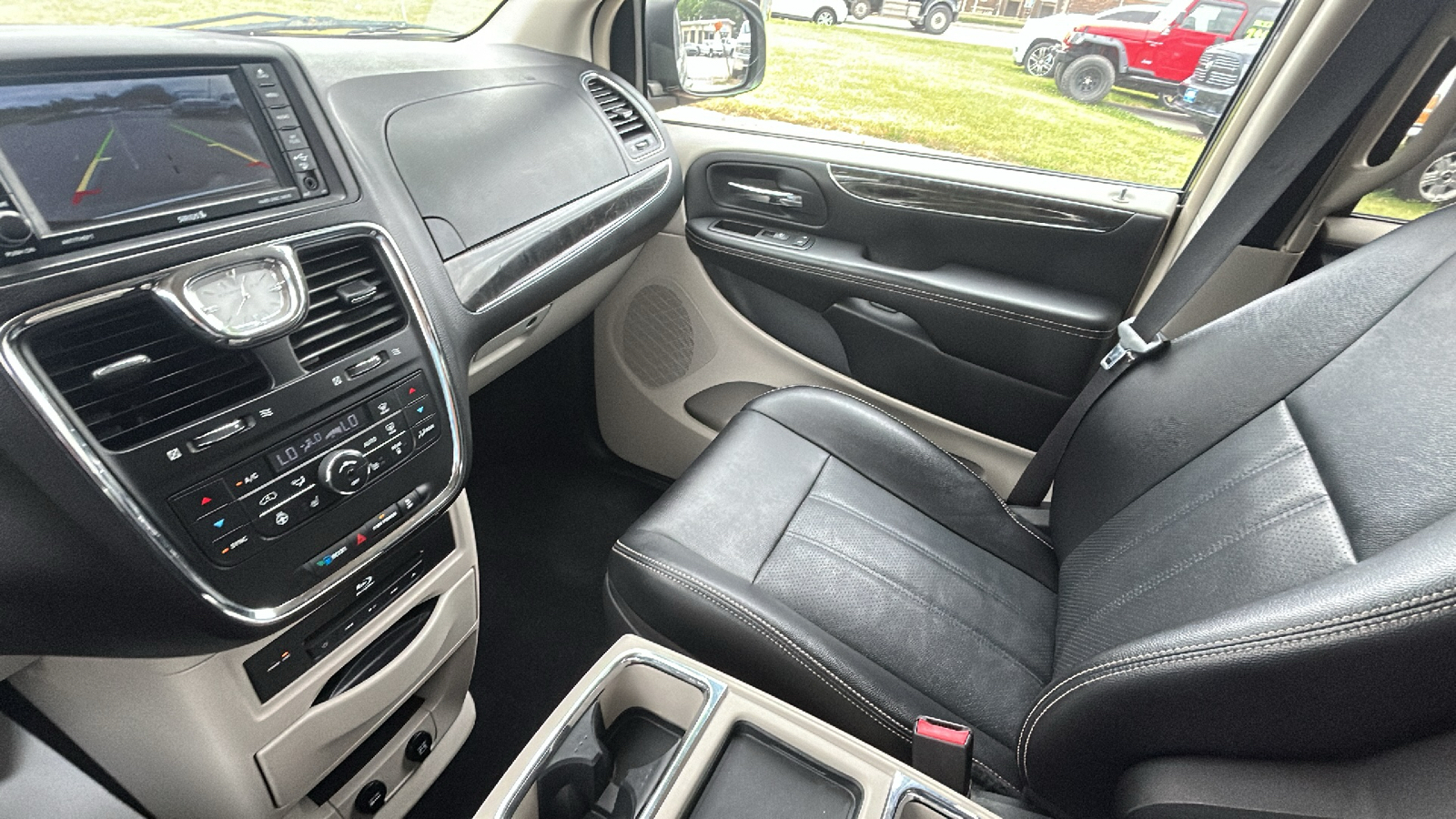 2014 Chrysler Town & Country TOURING L 48