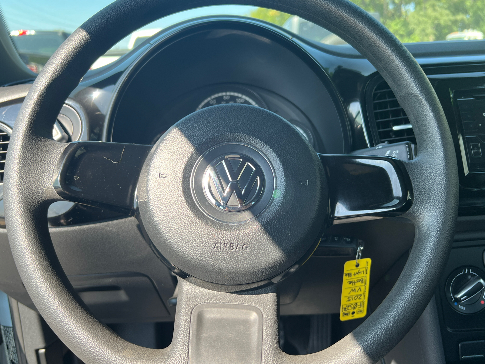 2015 Volkswagen Beetle 1.8T 26