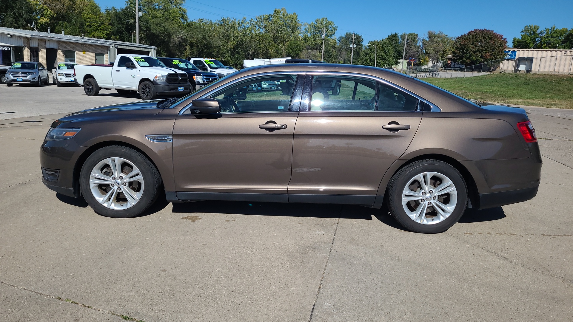 2015 Ford Taurus SEL 1