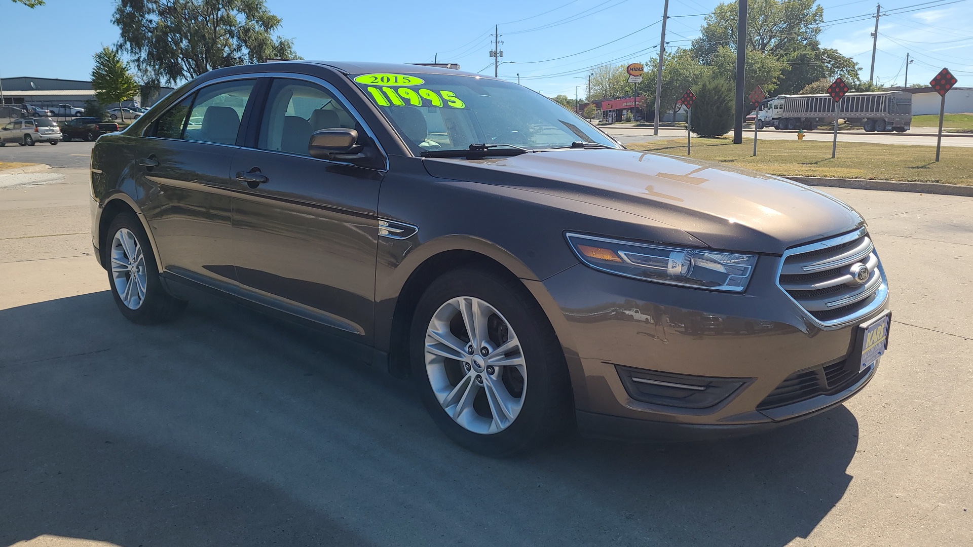 2015 Ford Taurus SEL 4