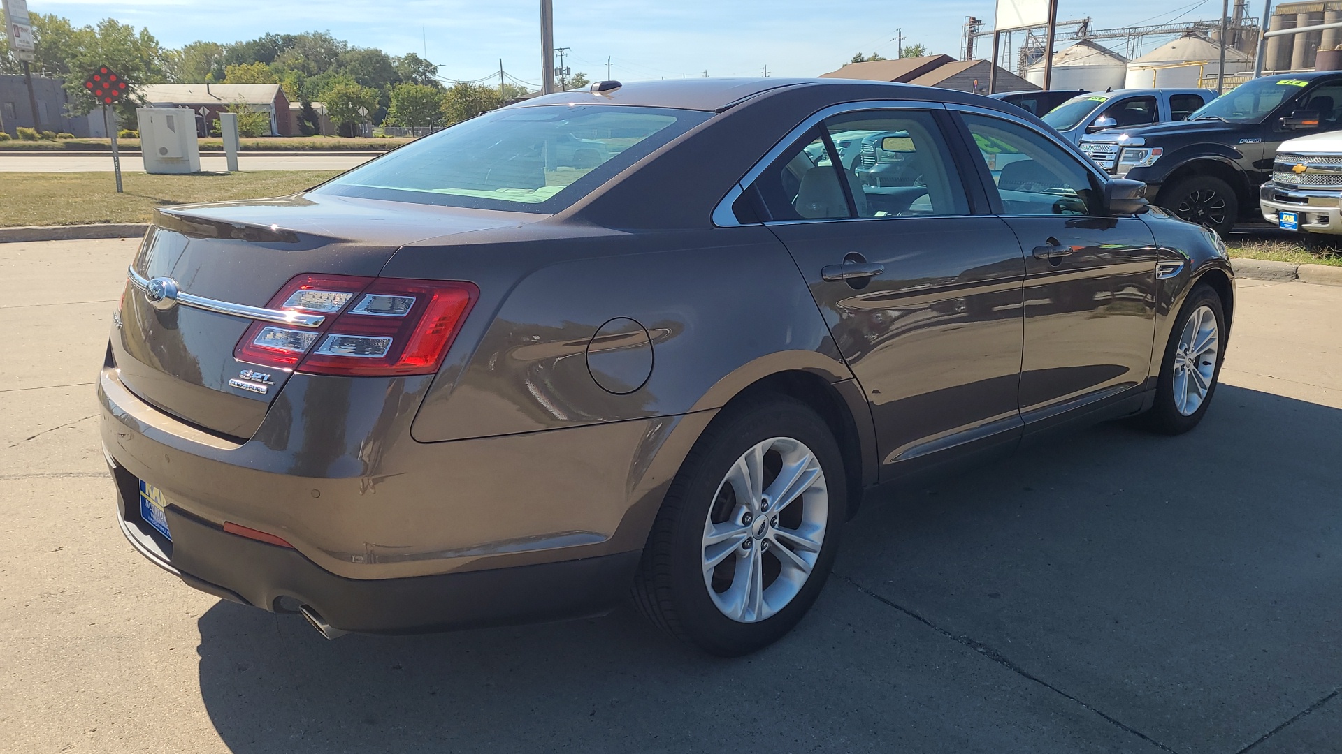 2015 Ford Taurus SEL 6