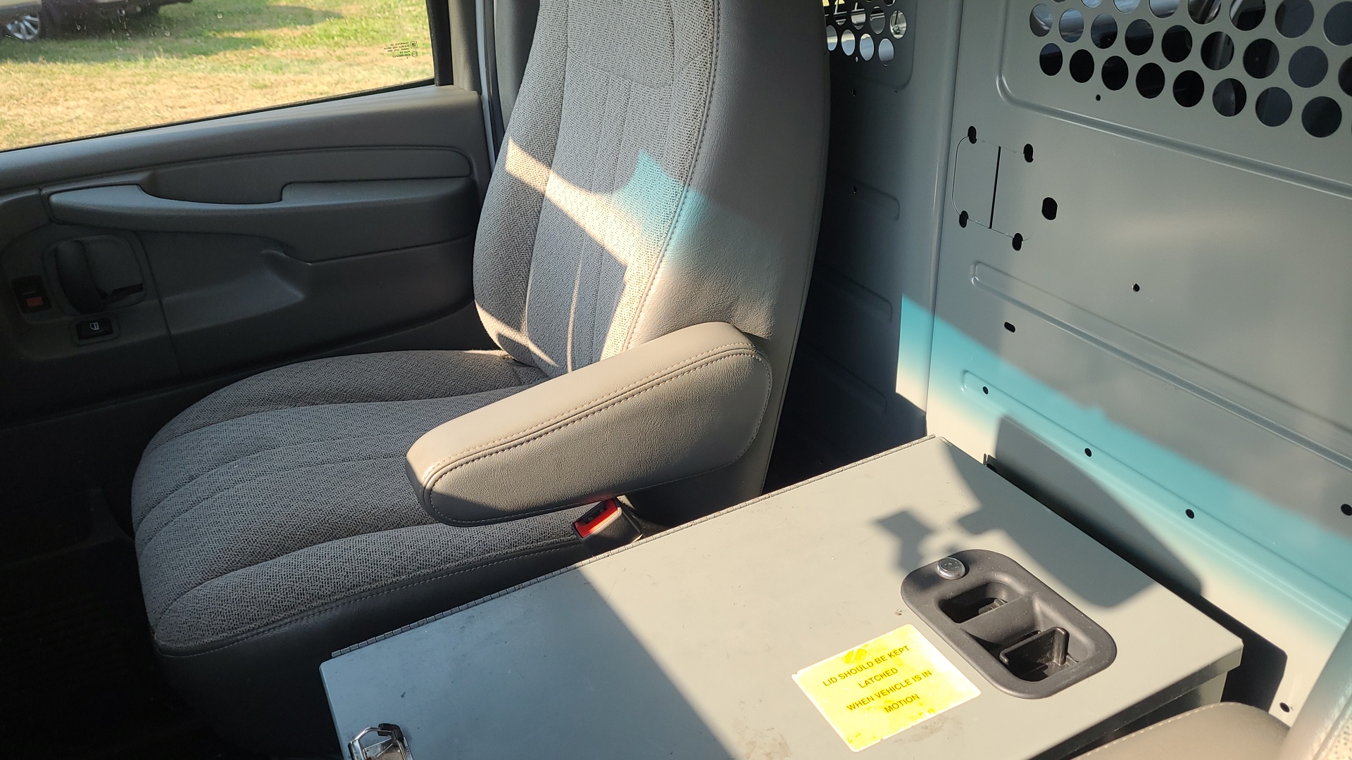 2015 Chevrolet Express Cargo Van 16