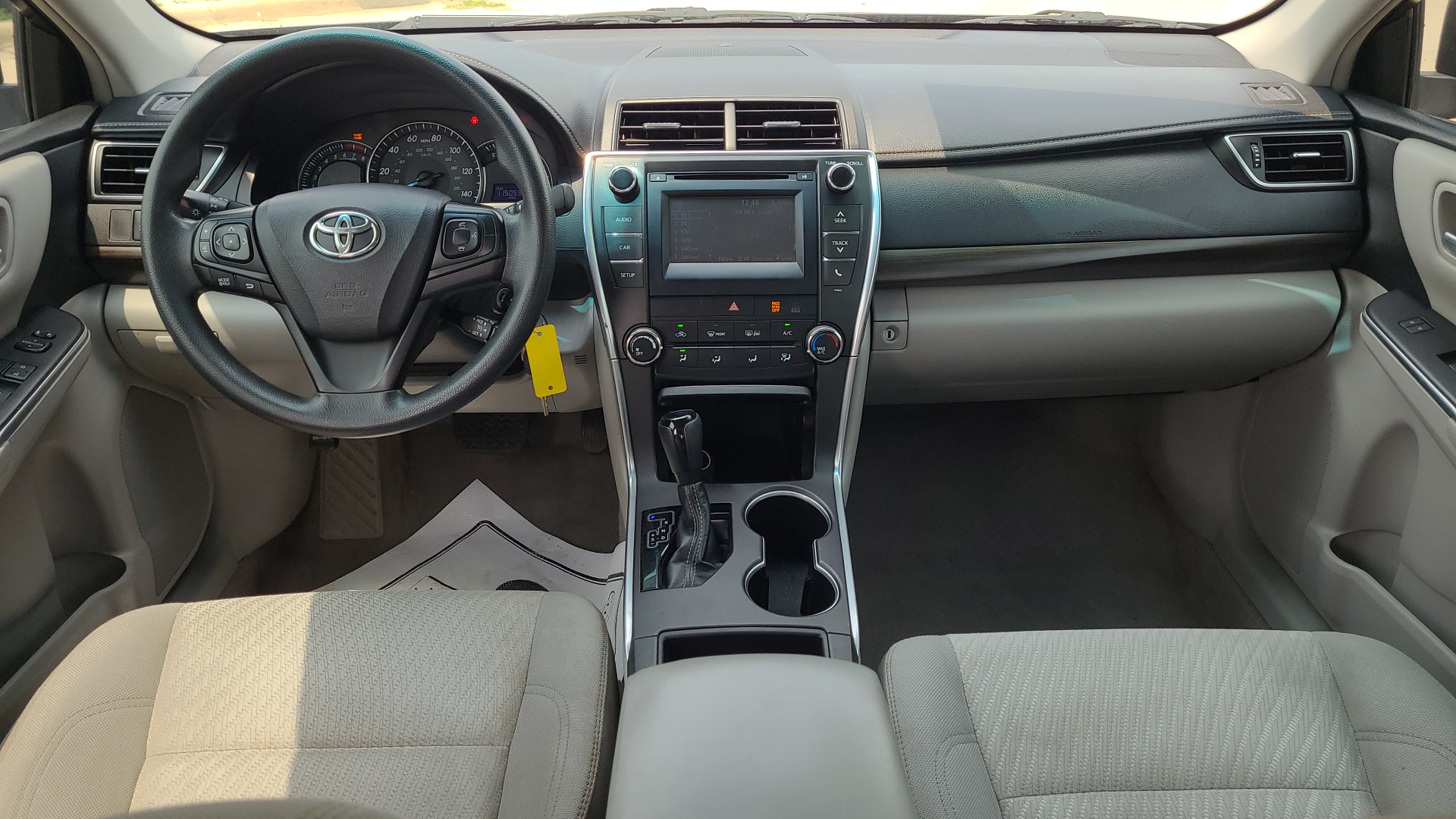 2015 Toyota Camry LE 10