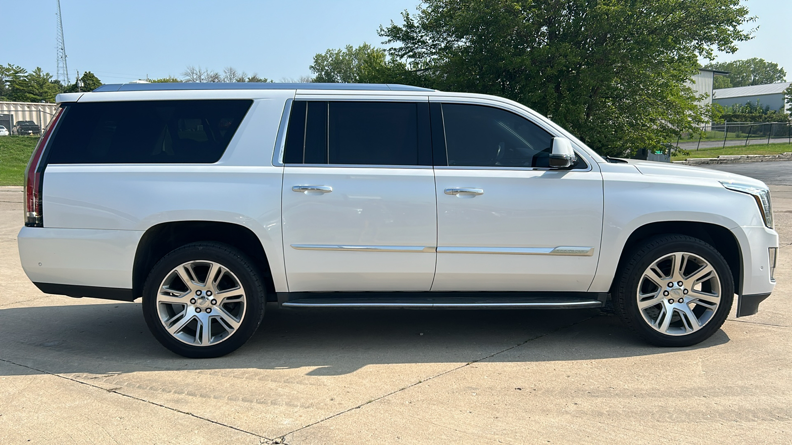 2017 Cadillac Escalade ESV ESV LUXURY 4WD 5