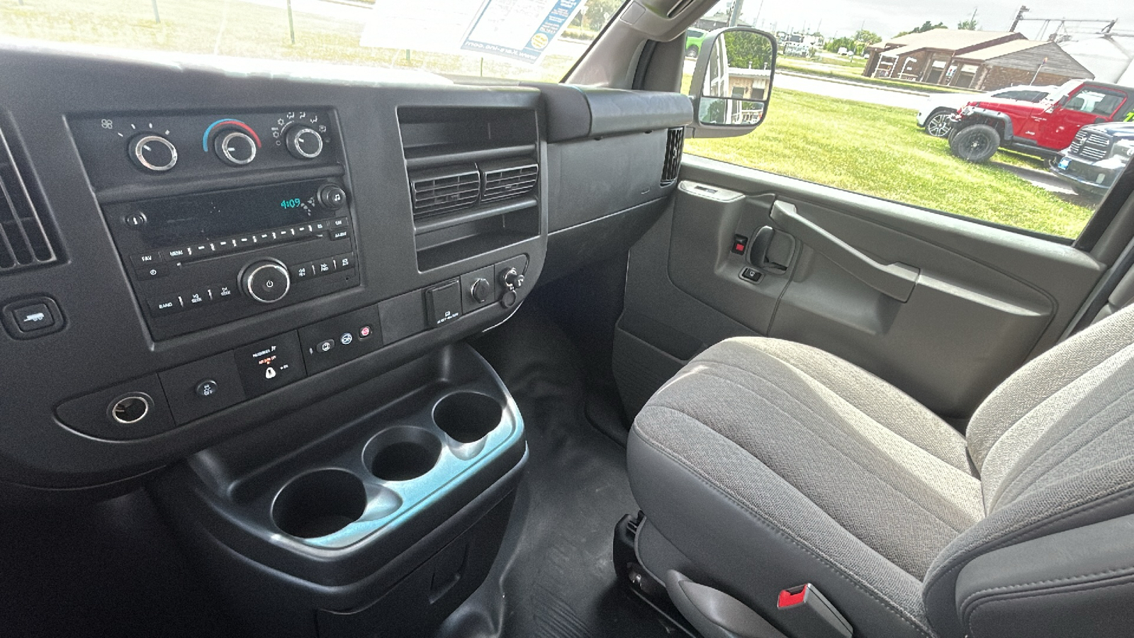 2018 Chevrolet Express Cargo Van 28