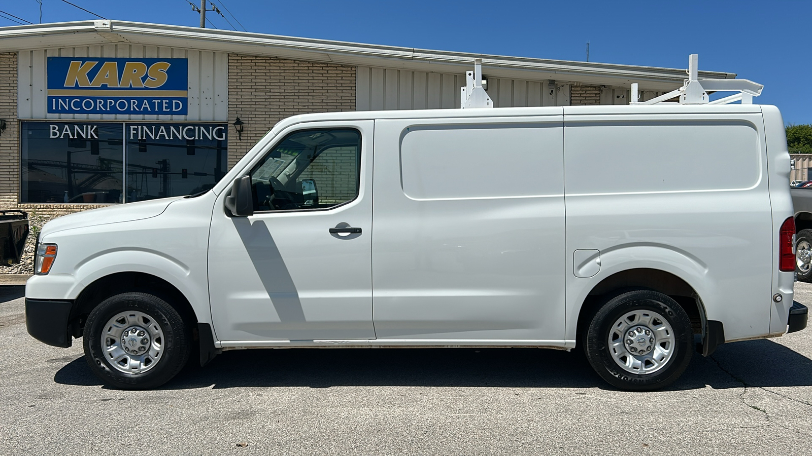 2020 Nissan NV Cargo 2500 S 1