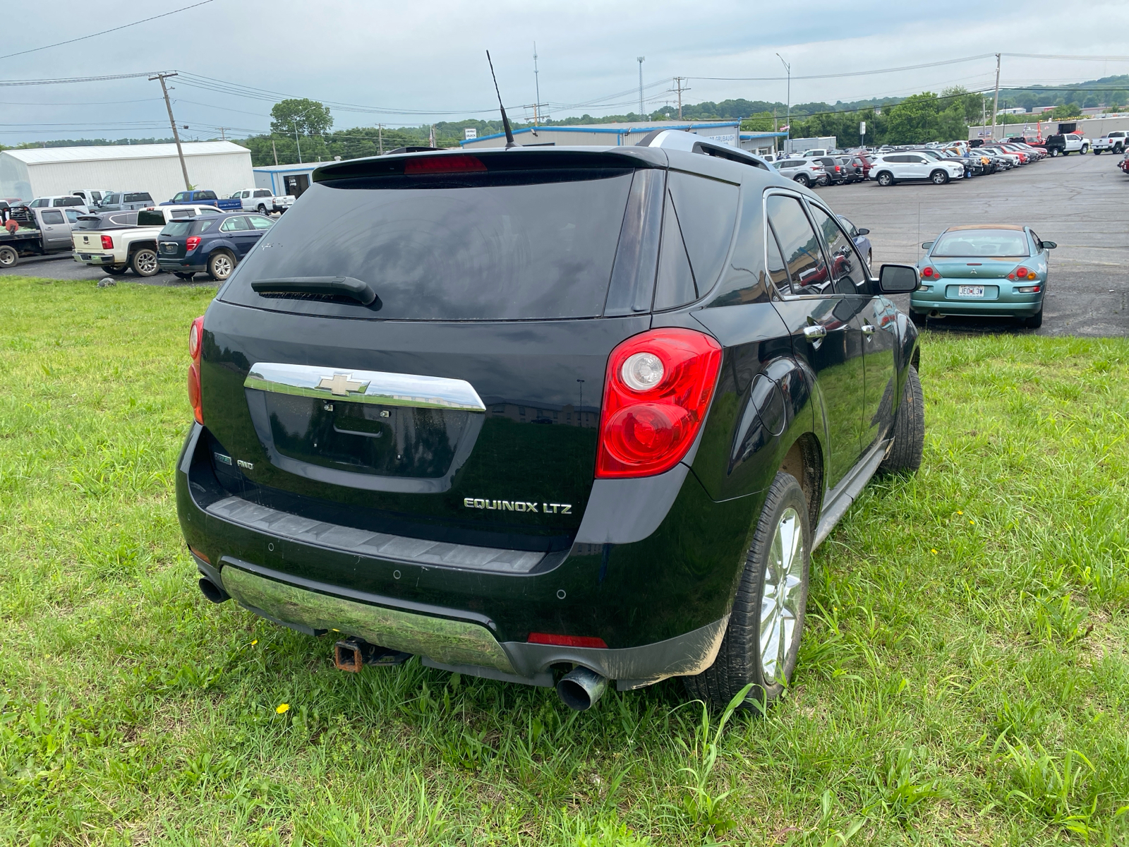 2011 Chevrolet Equinox  2