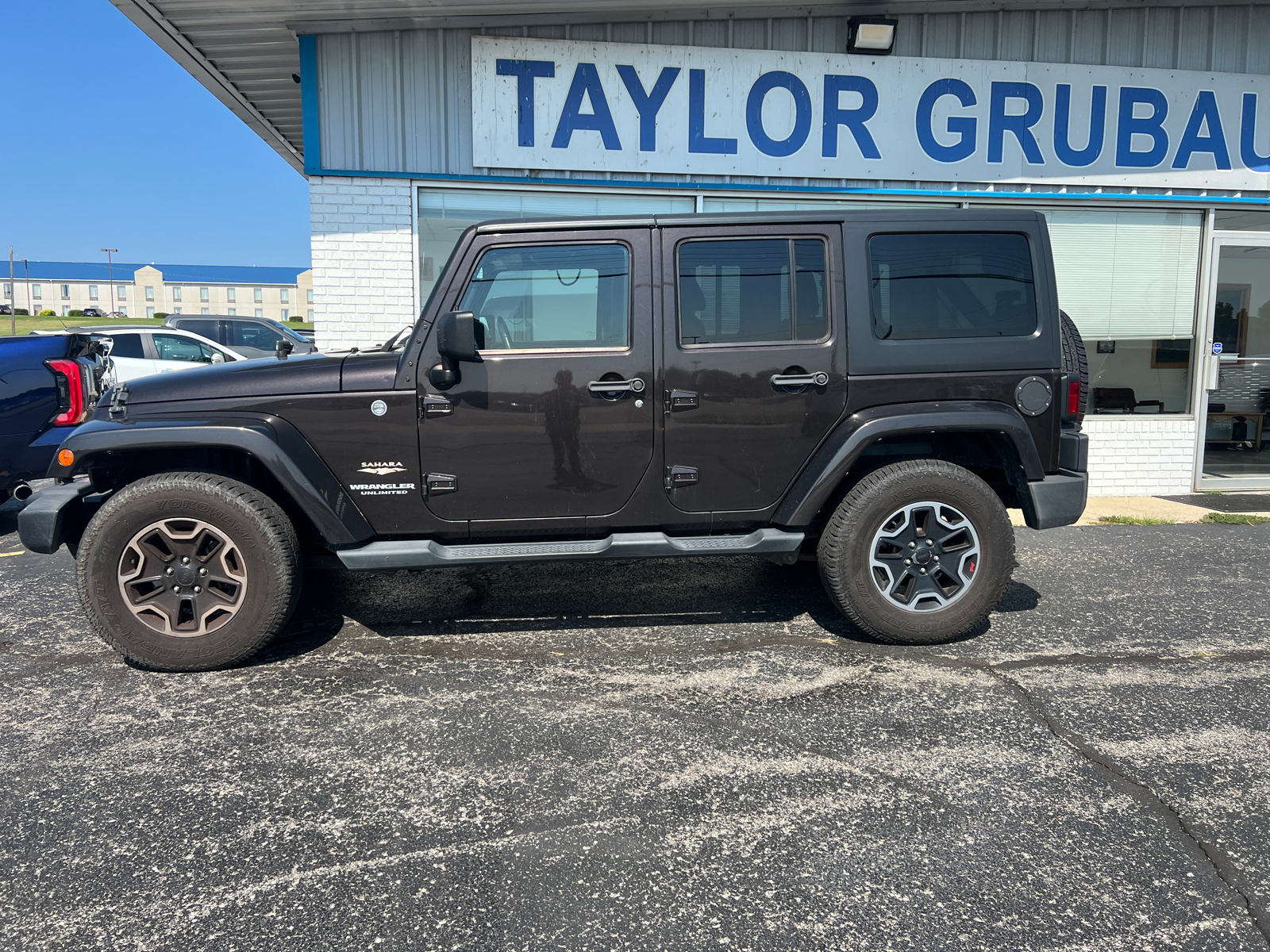 2013 Jeep Wrangler Unlimited Sahara 3