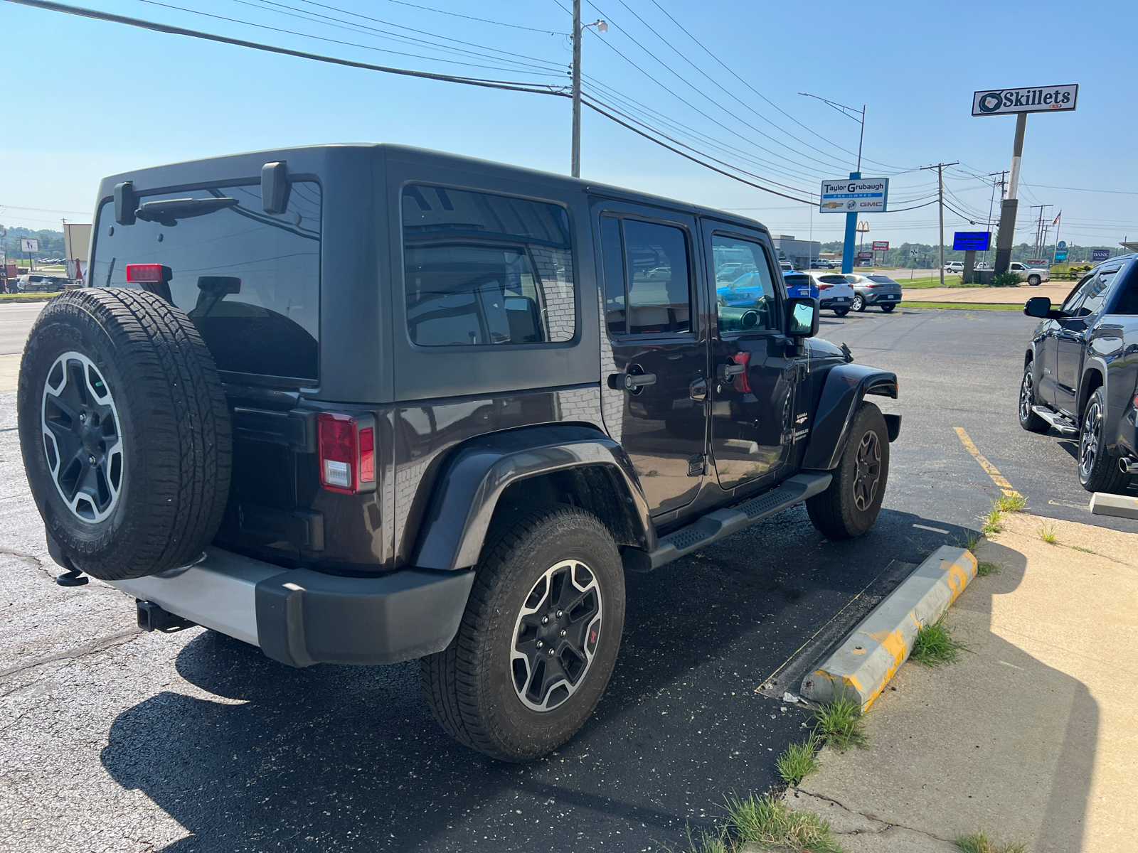 2013 Jeep Wrangler Unlimited Sahara 6