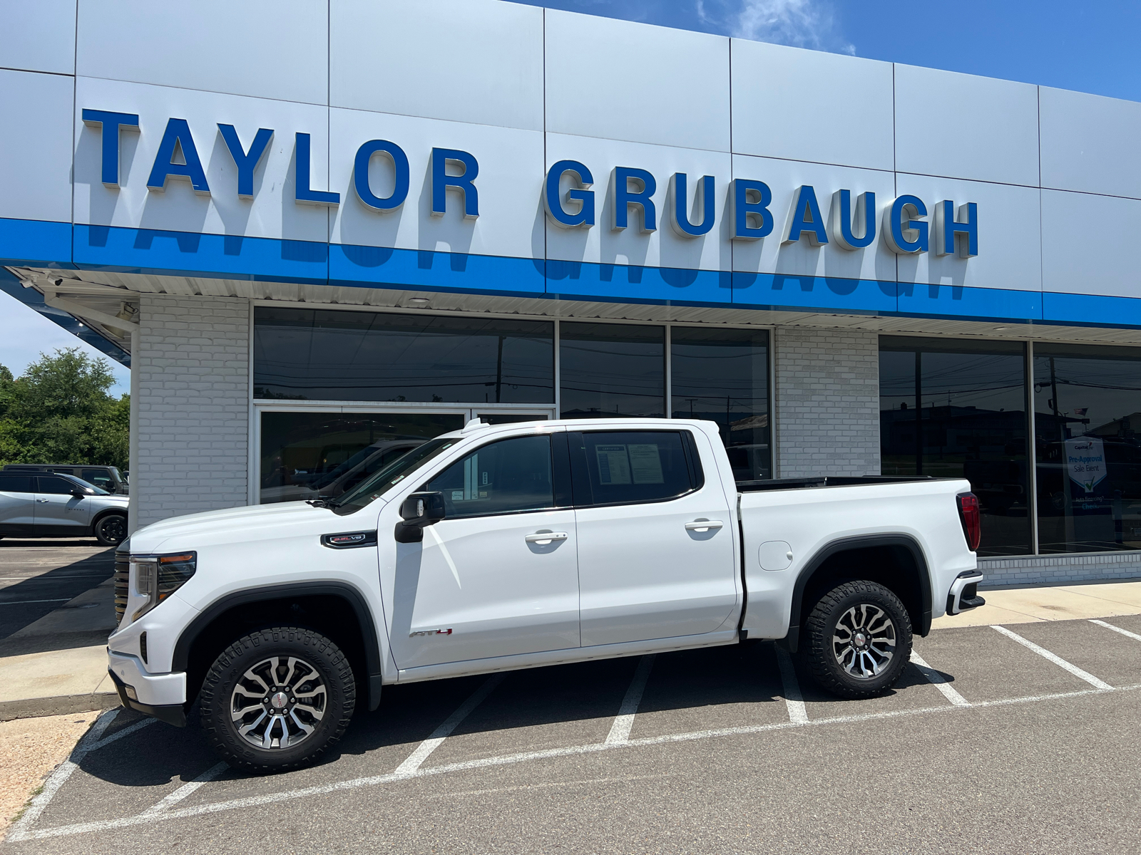 2023 GMC Sierra 1500 AT4 1