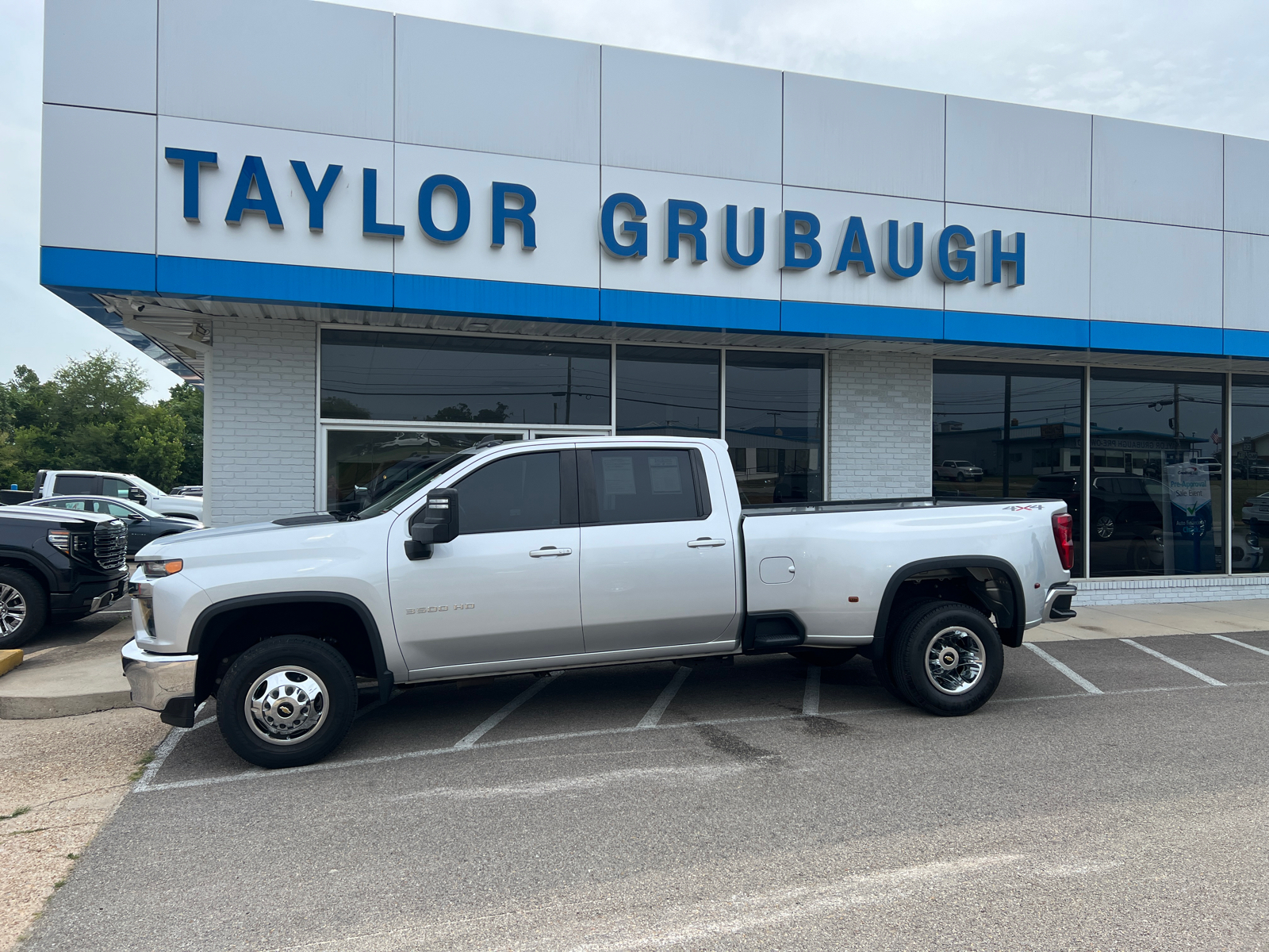 2022 Chevrolet Silverado 3500HD LT 1