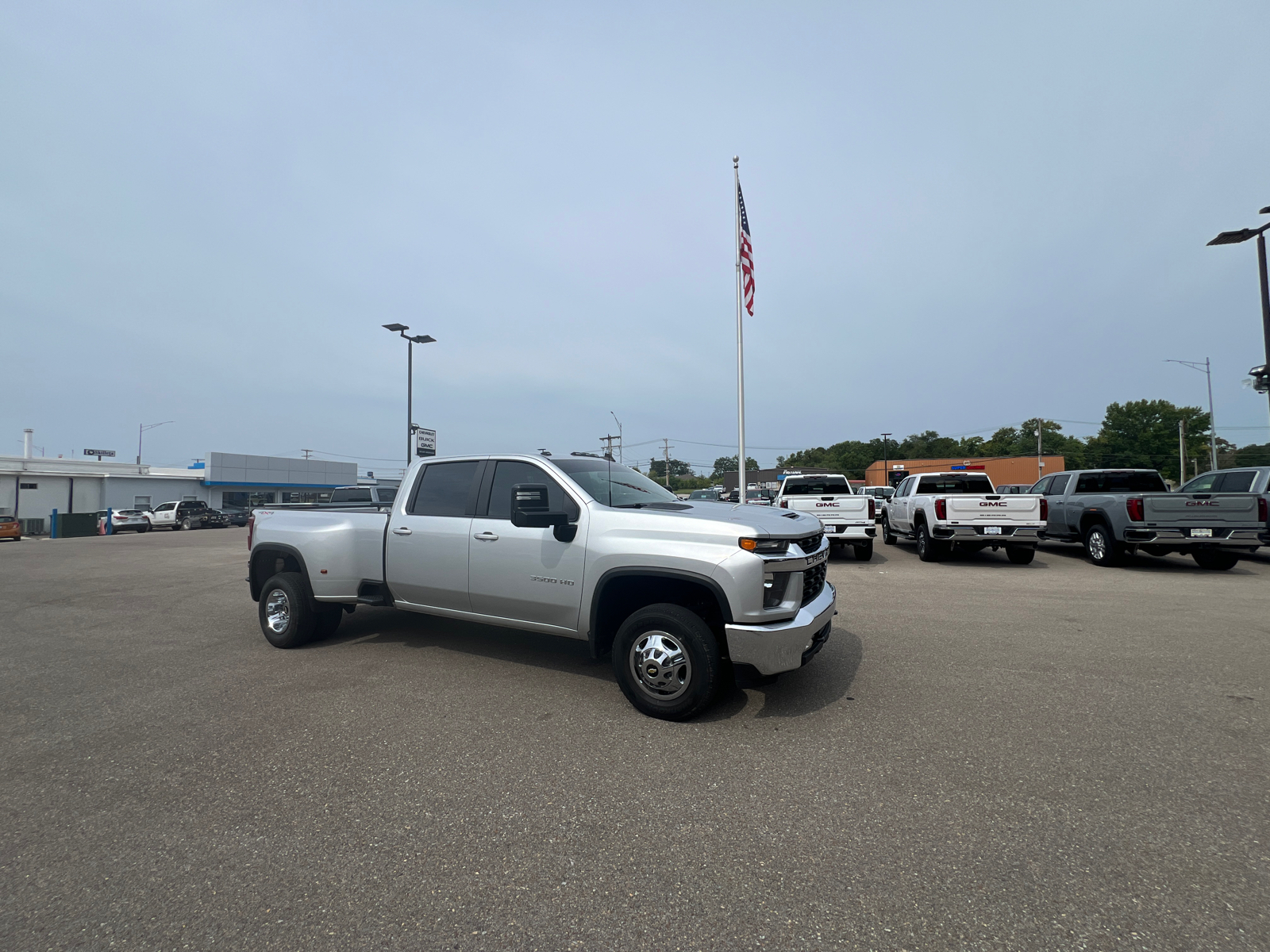 2022 Chevrolet Silverado 3500HD LT 2