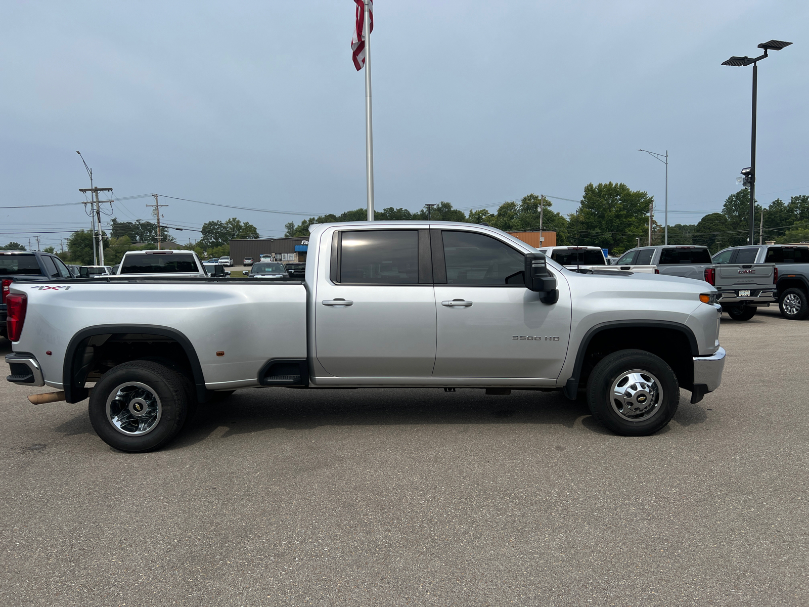 2022 Chevrolet Silverado 3500HD LT 16