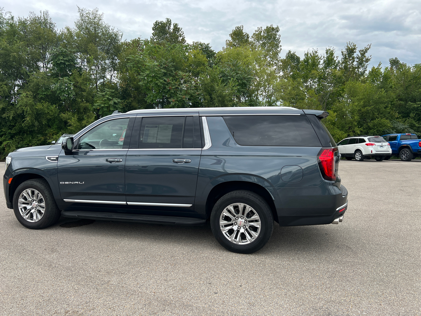 2021 GMC Yukon XL Denali 9