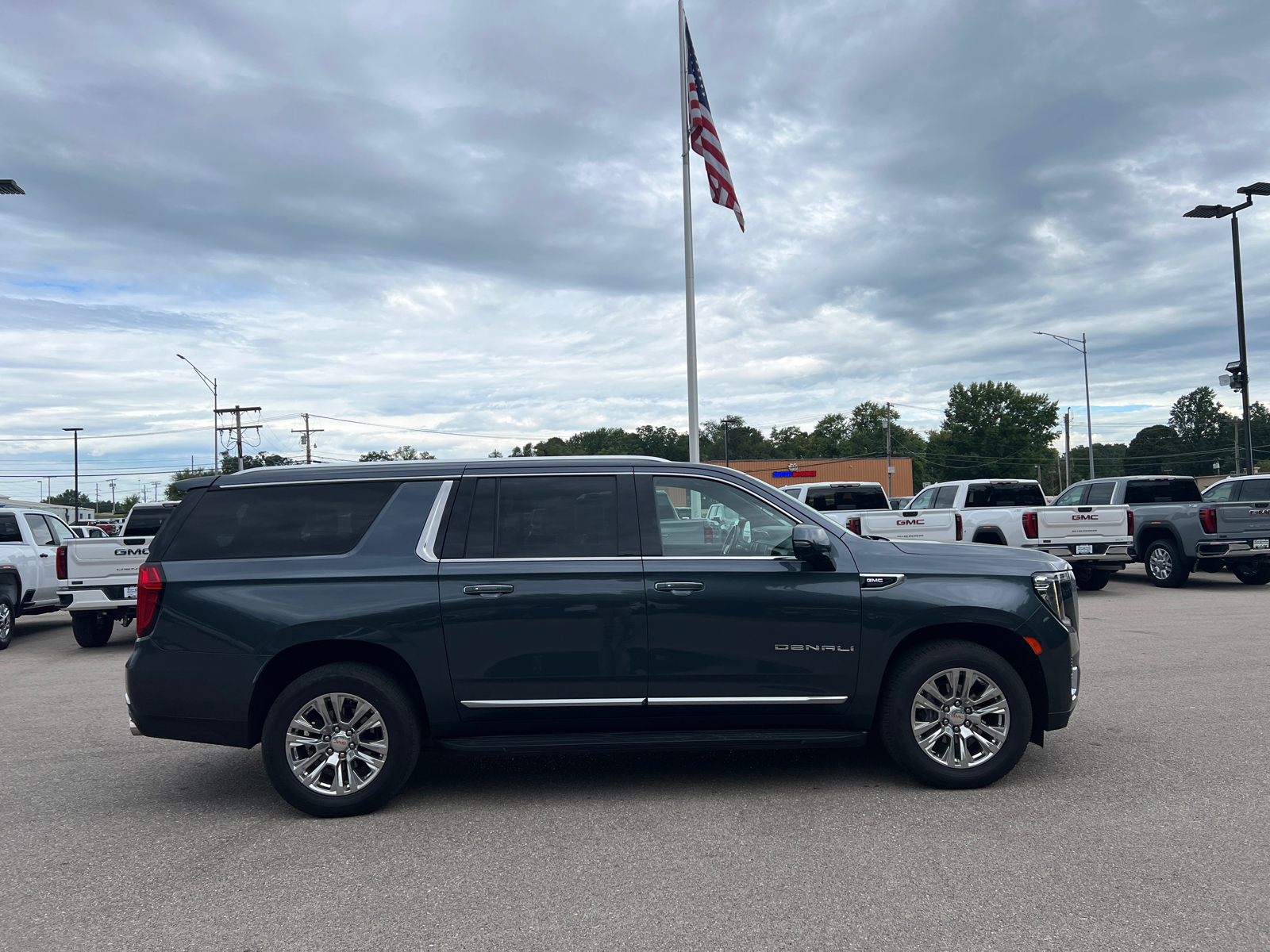 2021 GMC Yukon XL Denali 15