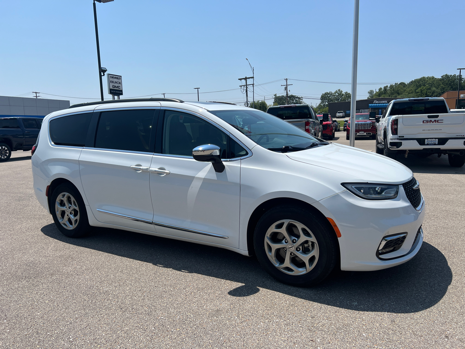 2023 Chrysler Pacifica Limited 3