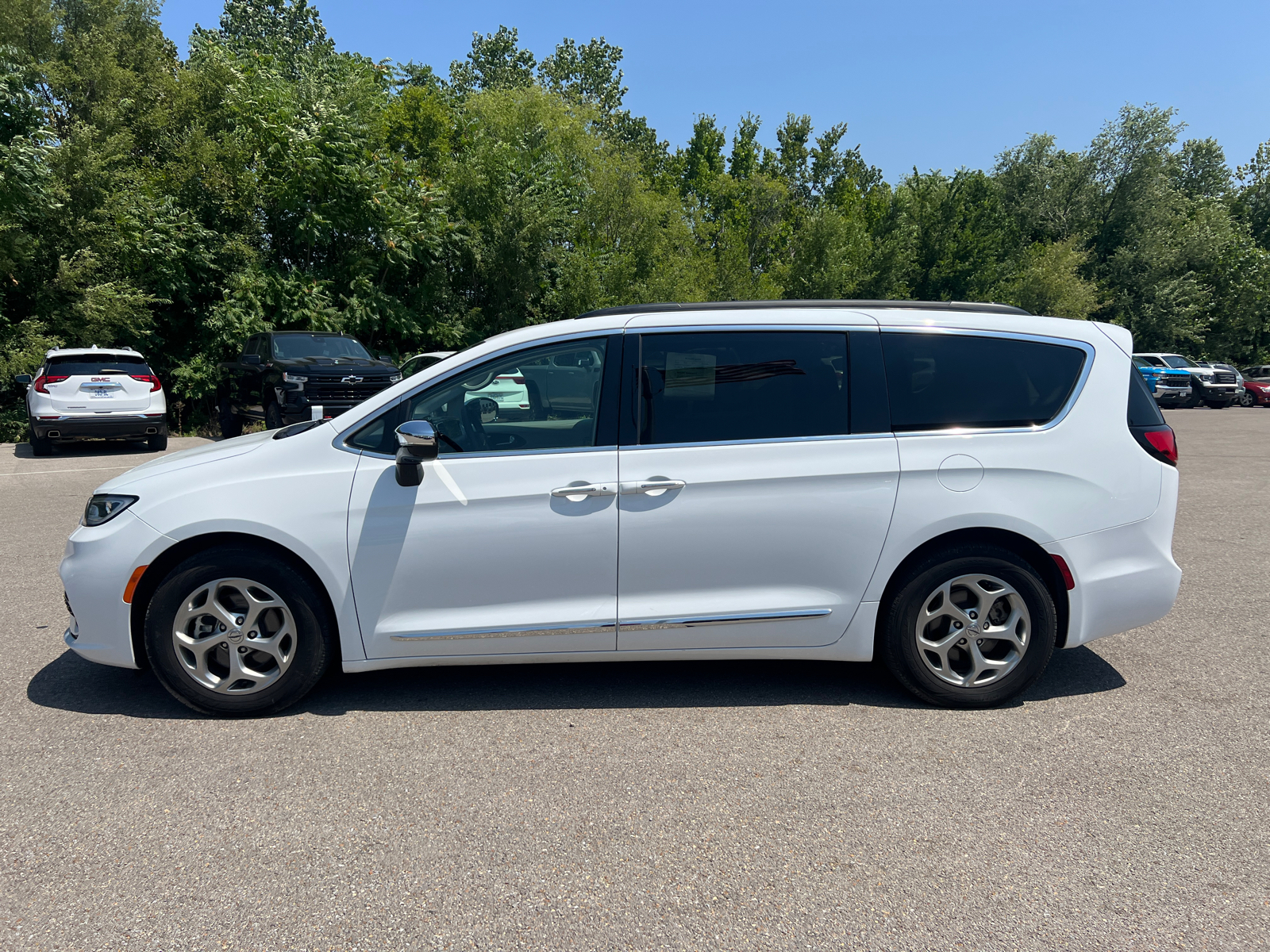 2023 Chrysler Pacifica Limited 8