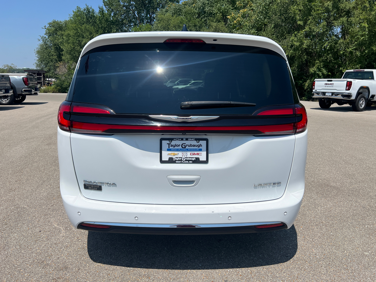 2023 Chrysler Pacifica Limited 11