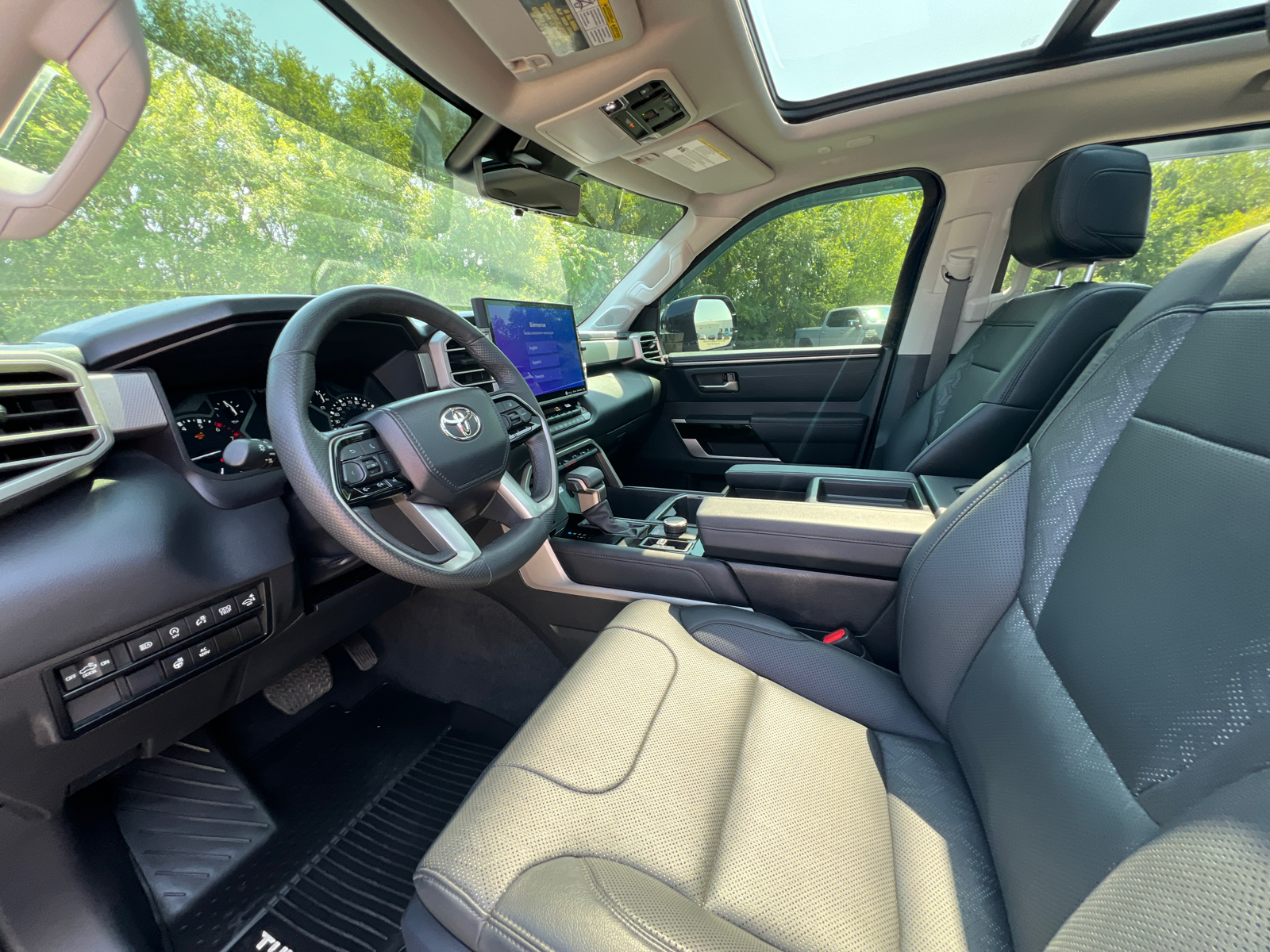 2023 Toyota Tundra 4WD Limited 16