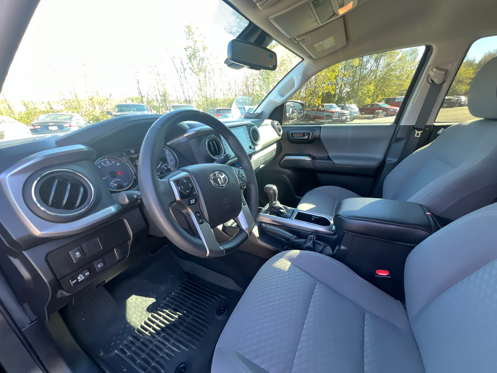 2022 Toyota Tacoma 4WD  19