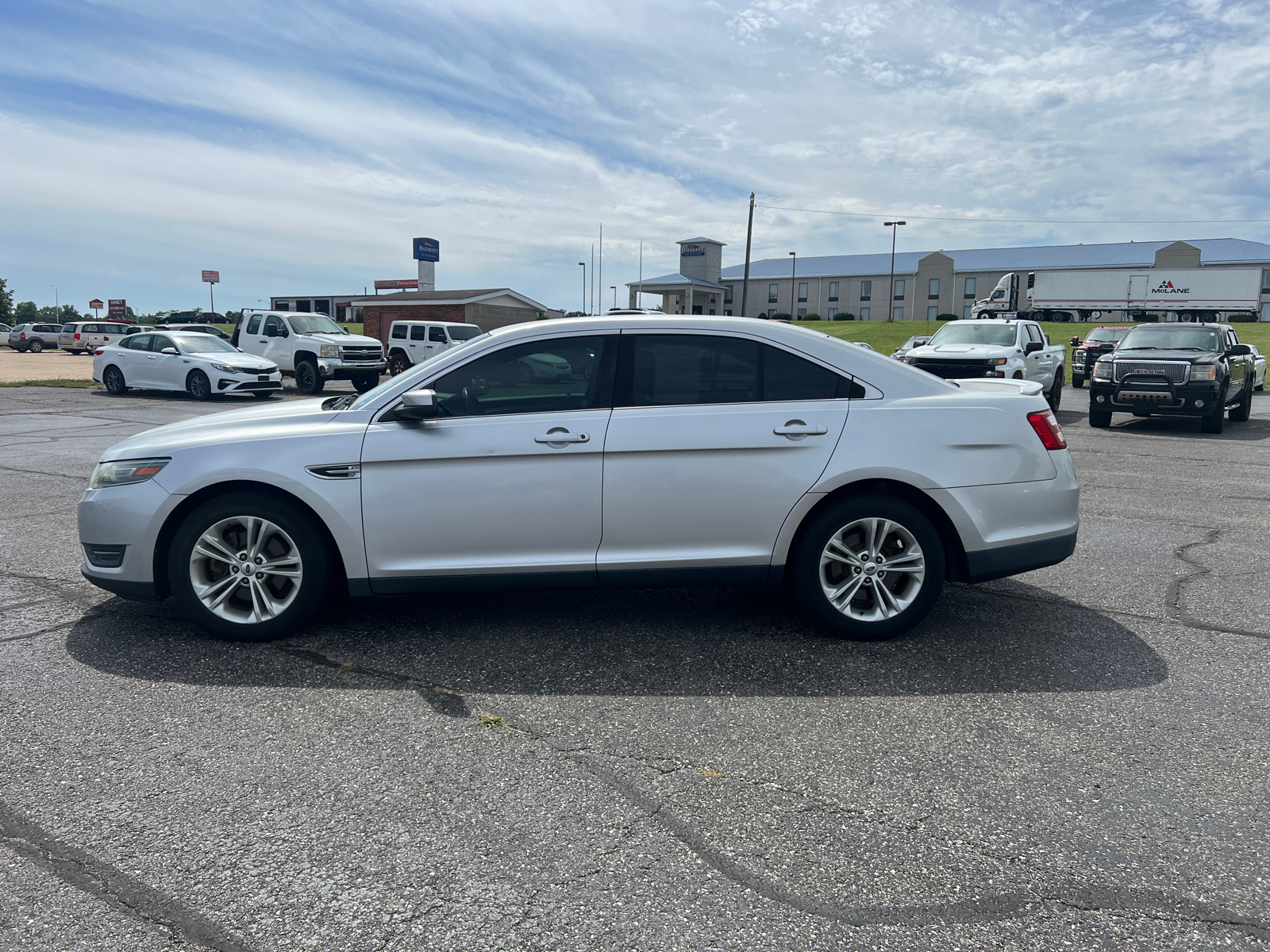 2013 Ford Taurus SEL 2