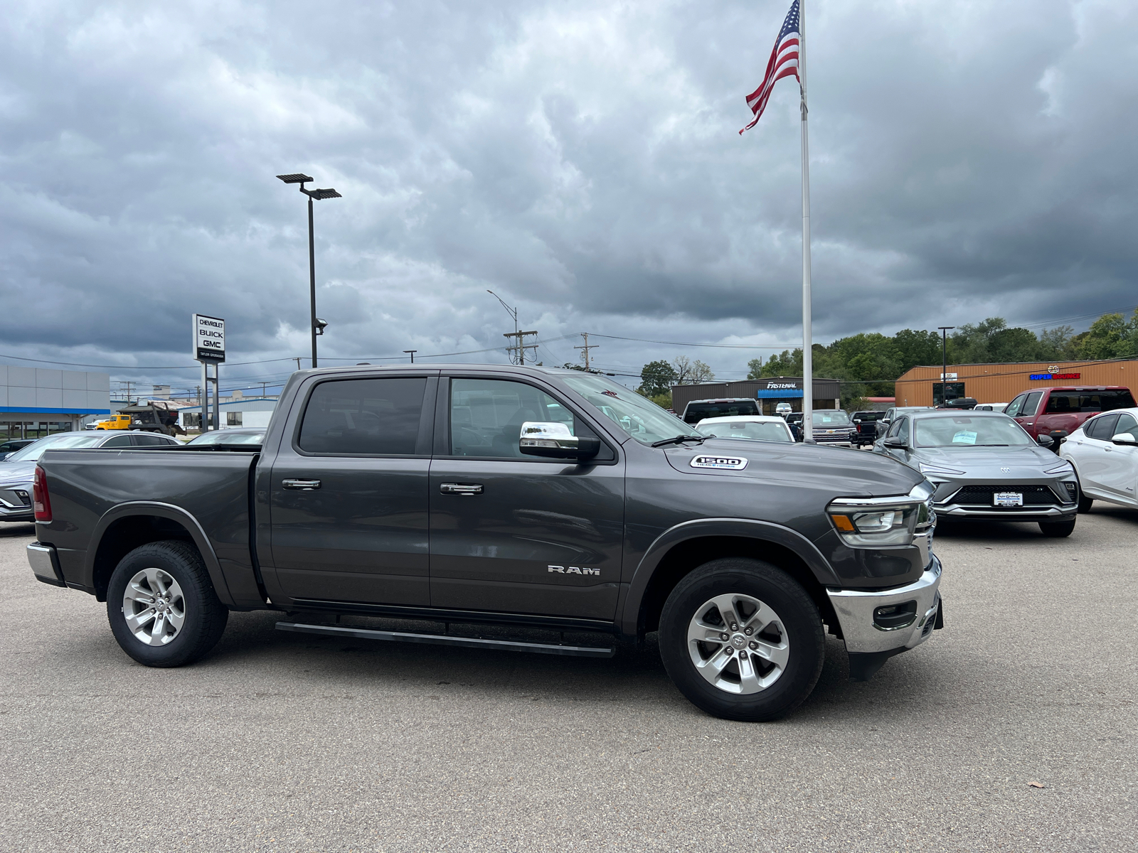 2022 Ram 1500 Laramie 3