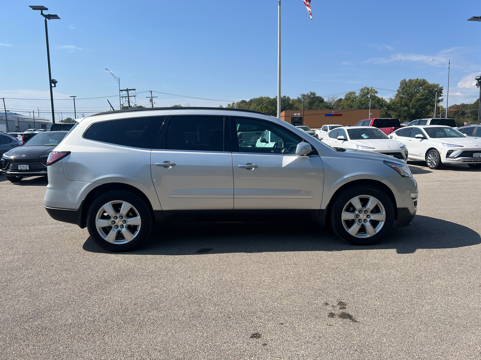 2017 Chevrolet Traverse LT 16