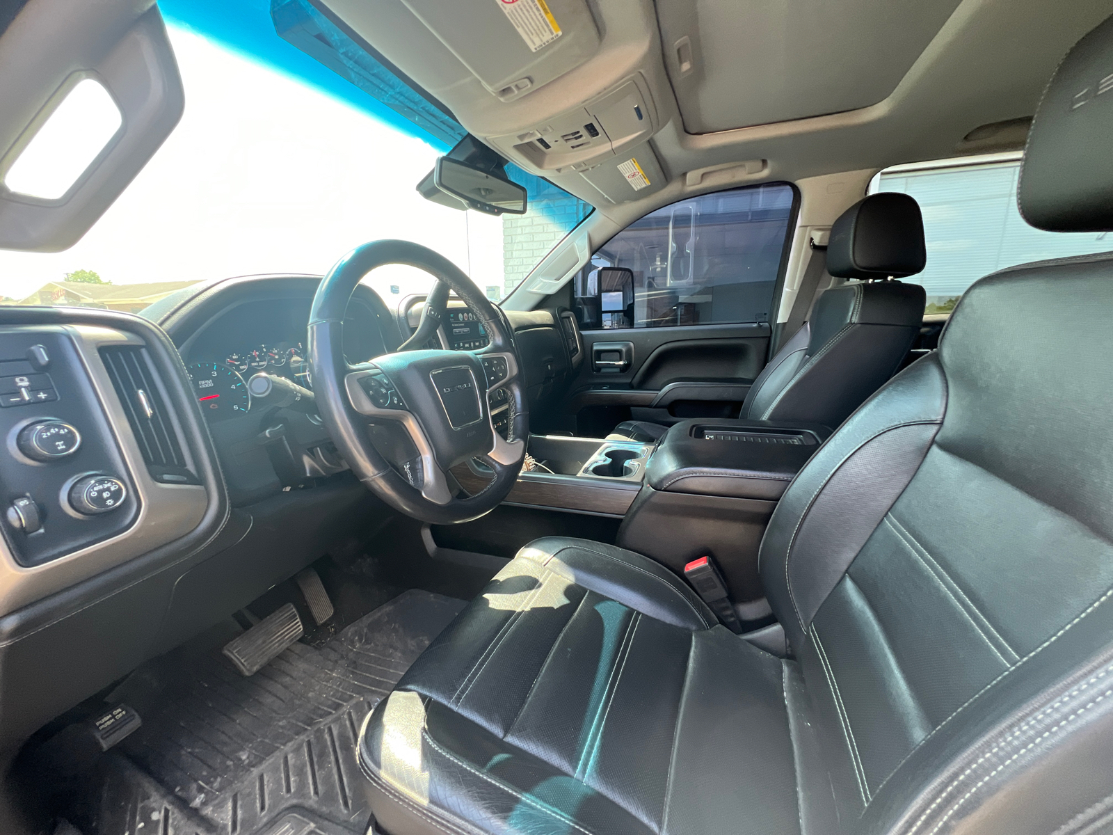 2019 GMC Sierra 2500HD Denali 8