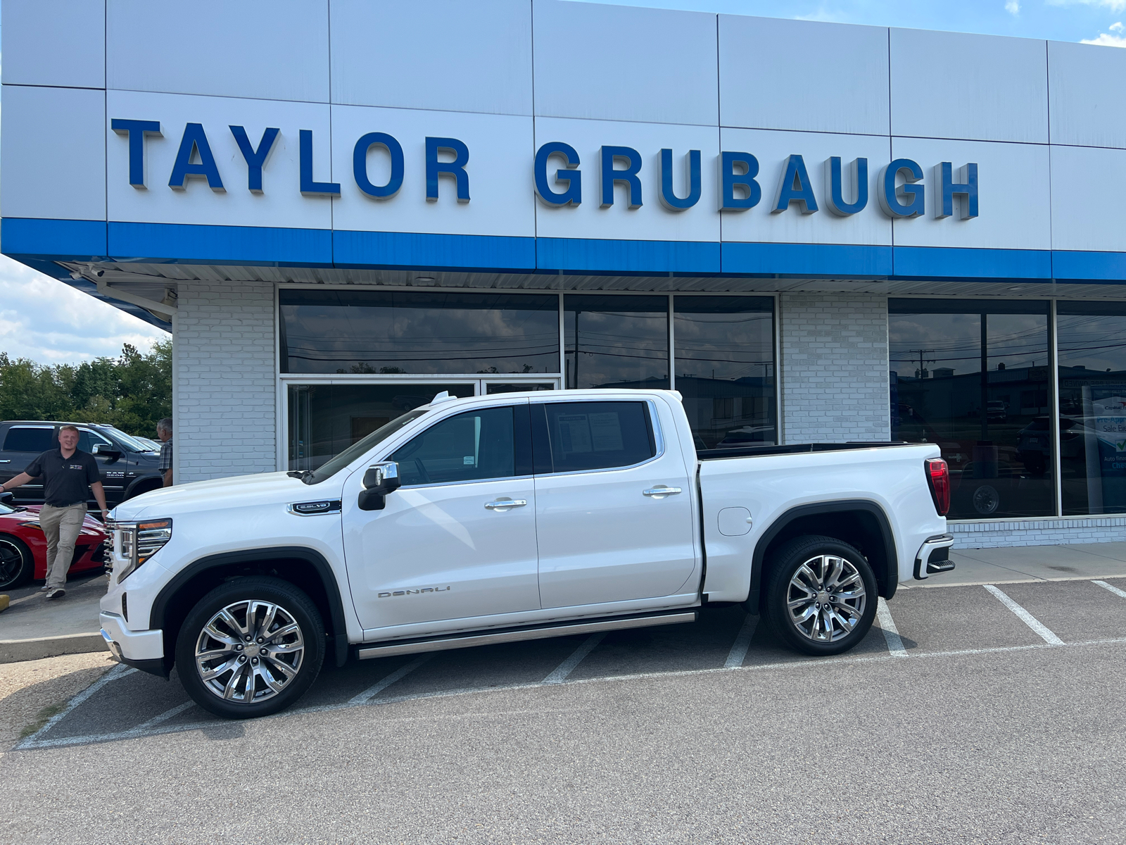 2023 GMC Sierra 1500 Denali 1