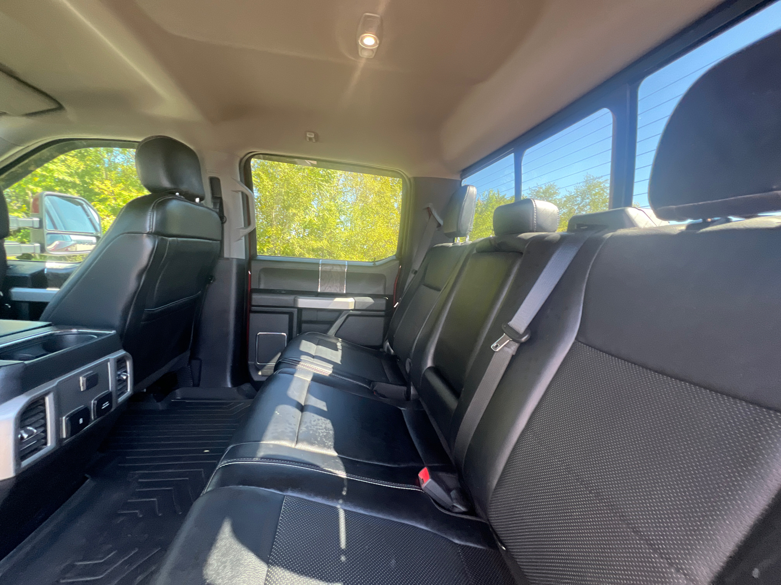 2019 Ford Super Duty F-350 SRW  29