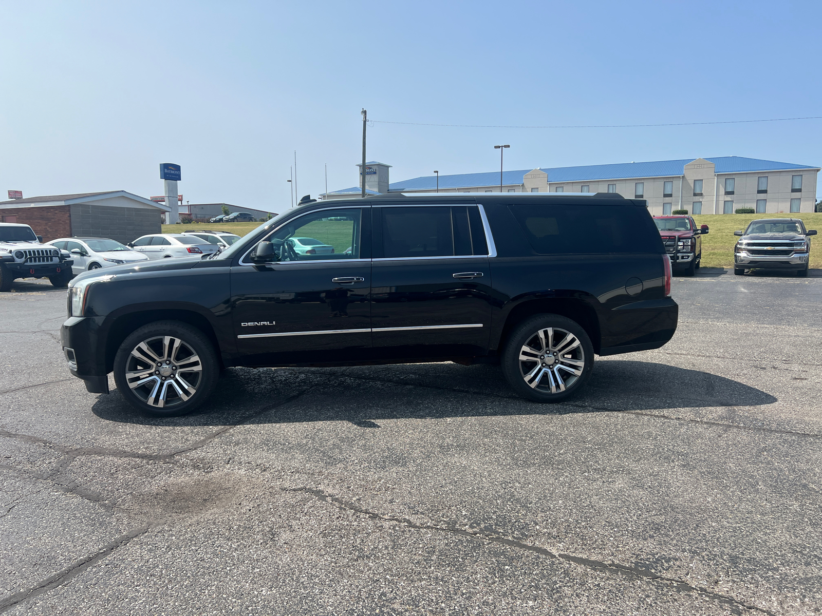 2018 GMC Yukon XL Denali 3