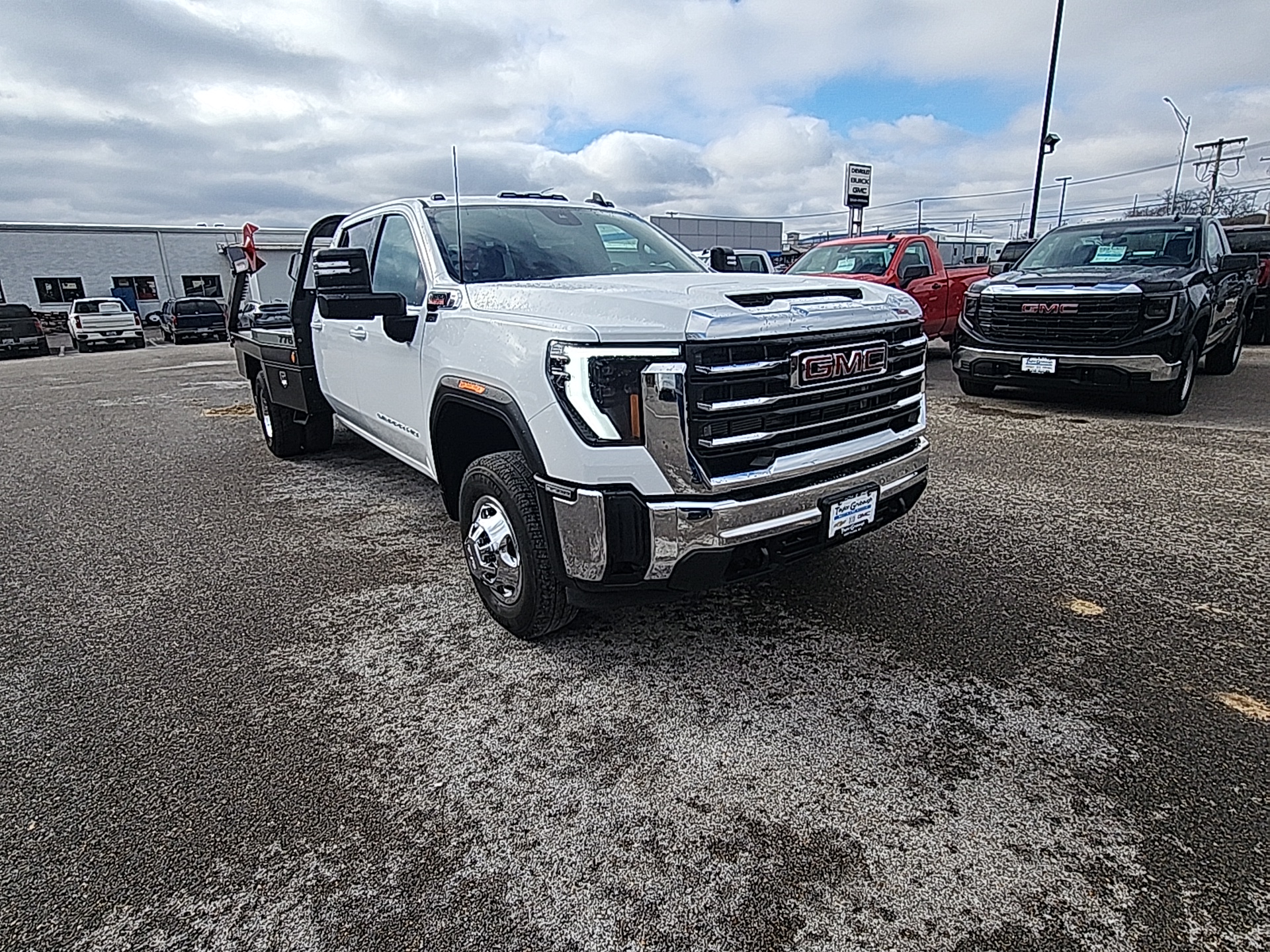 2024 GMC Sierra 3500HD SLE 3