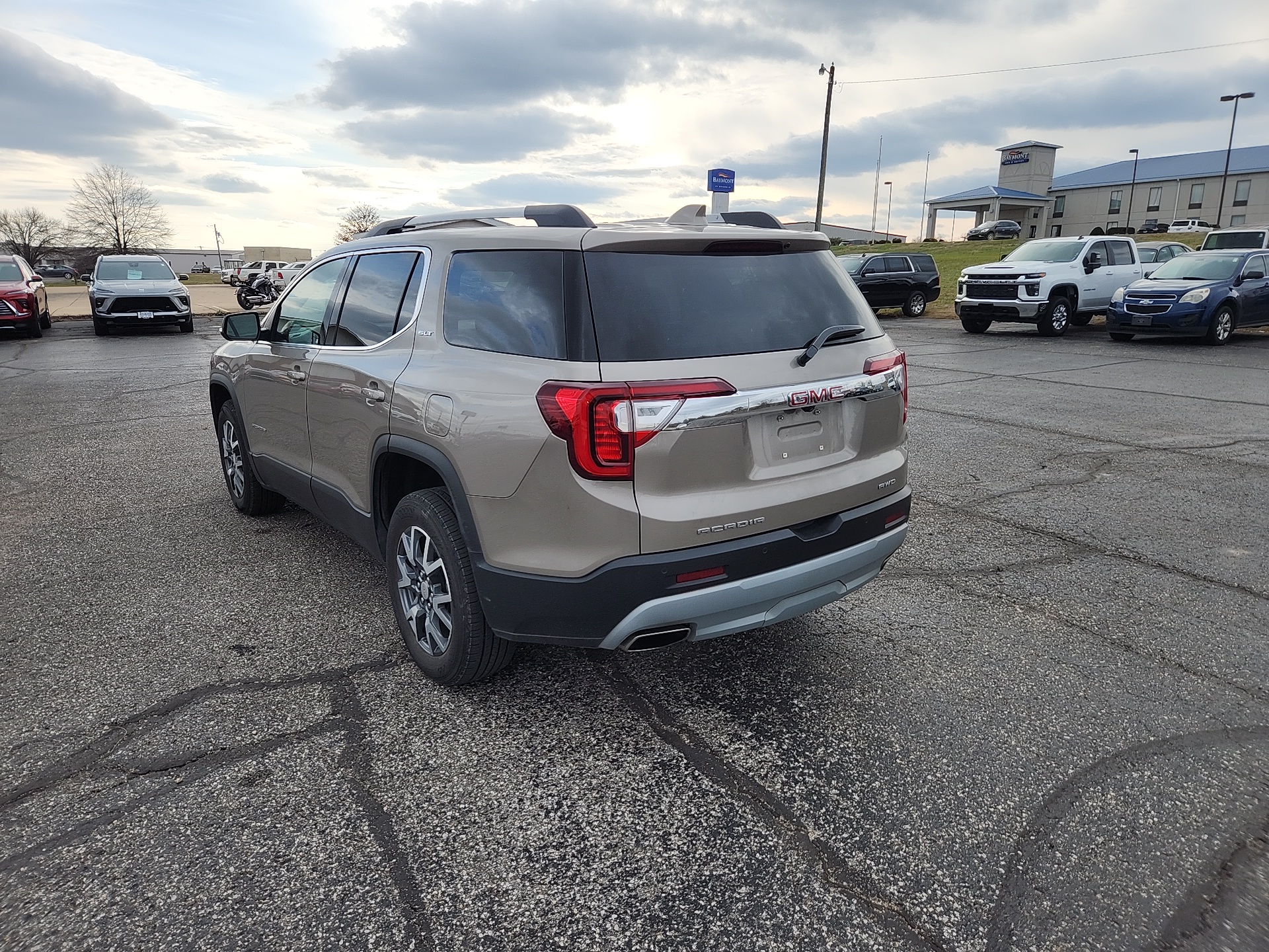 2023 GMC Acadia SLT 6