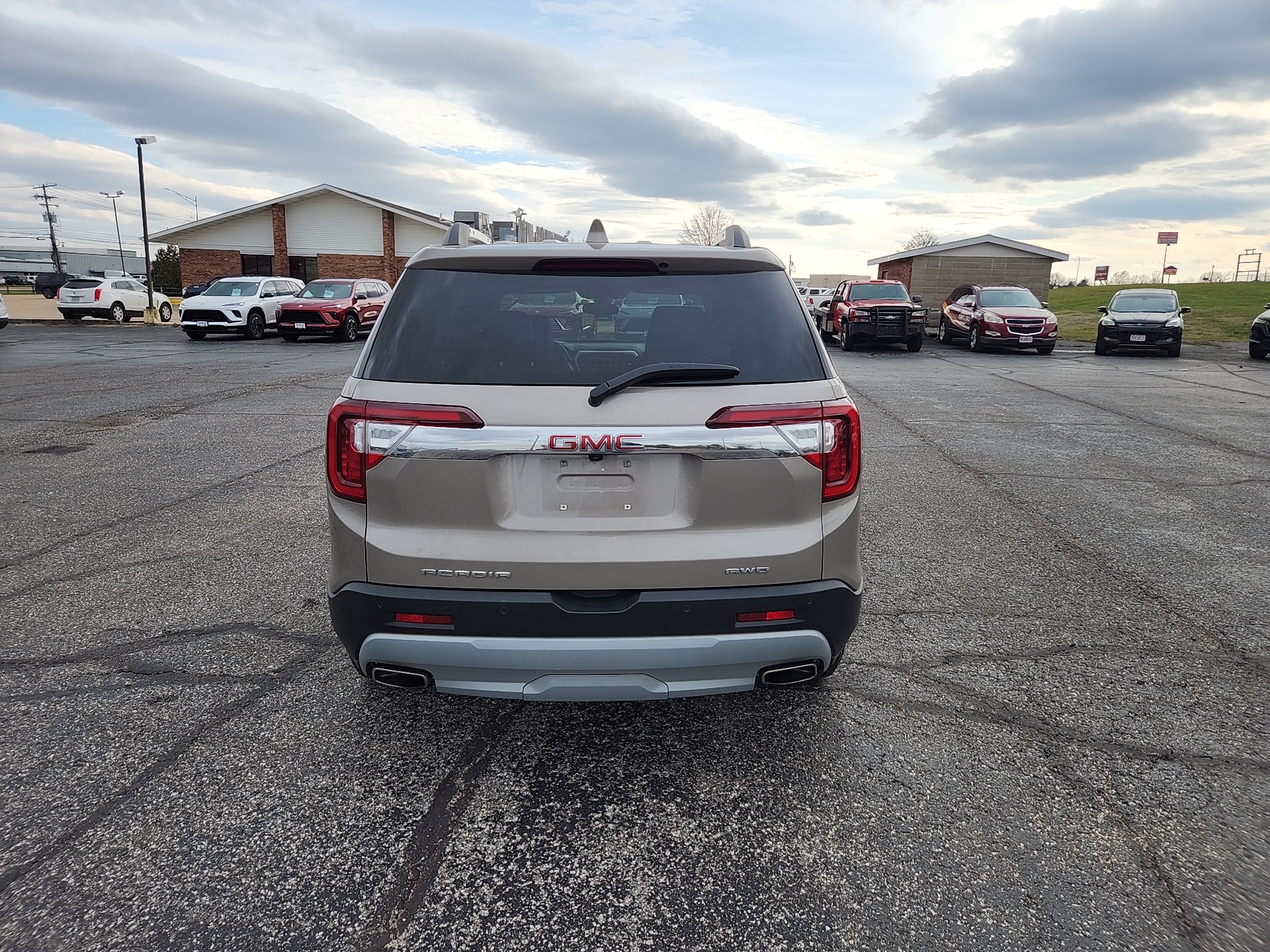 2023 GMC Acadia SLT 7