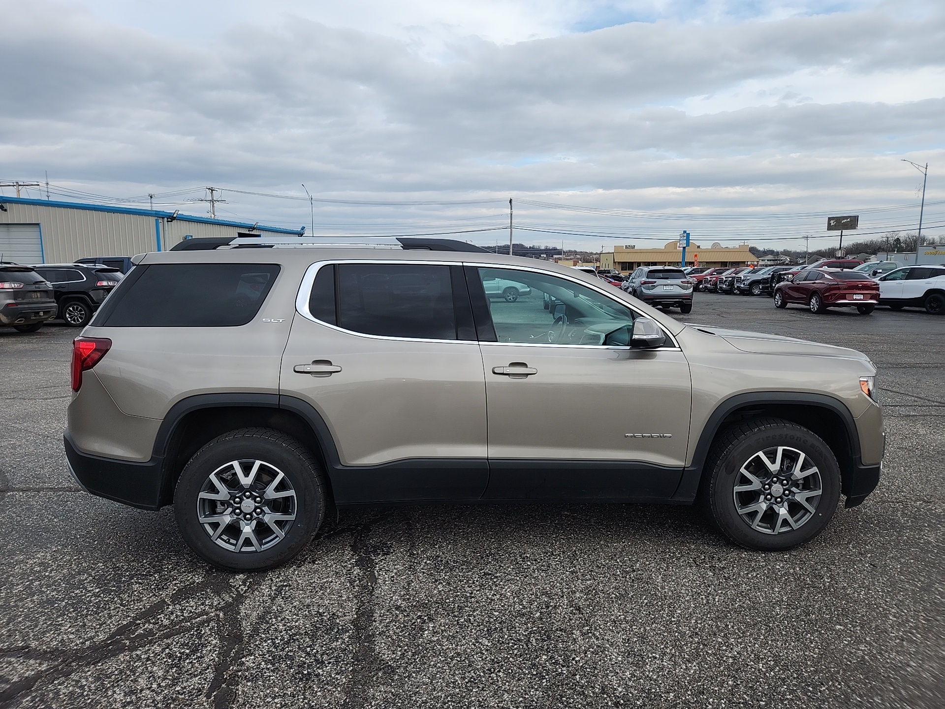 2023 GMC Acadia SLT 9