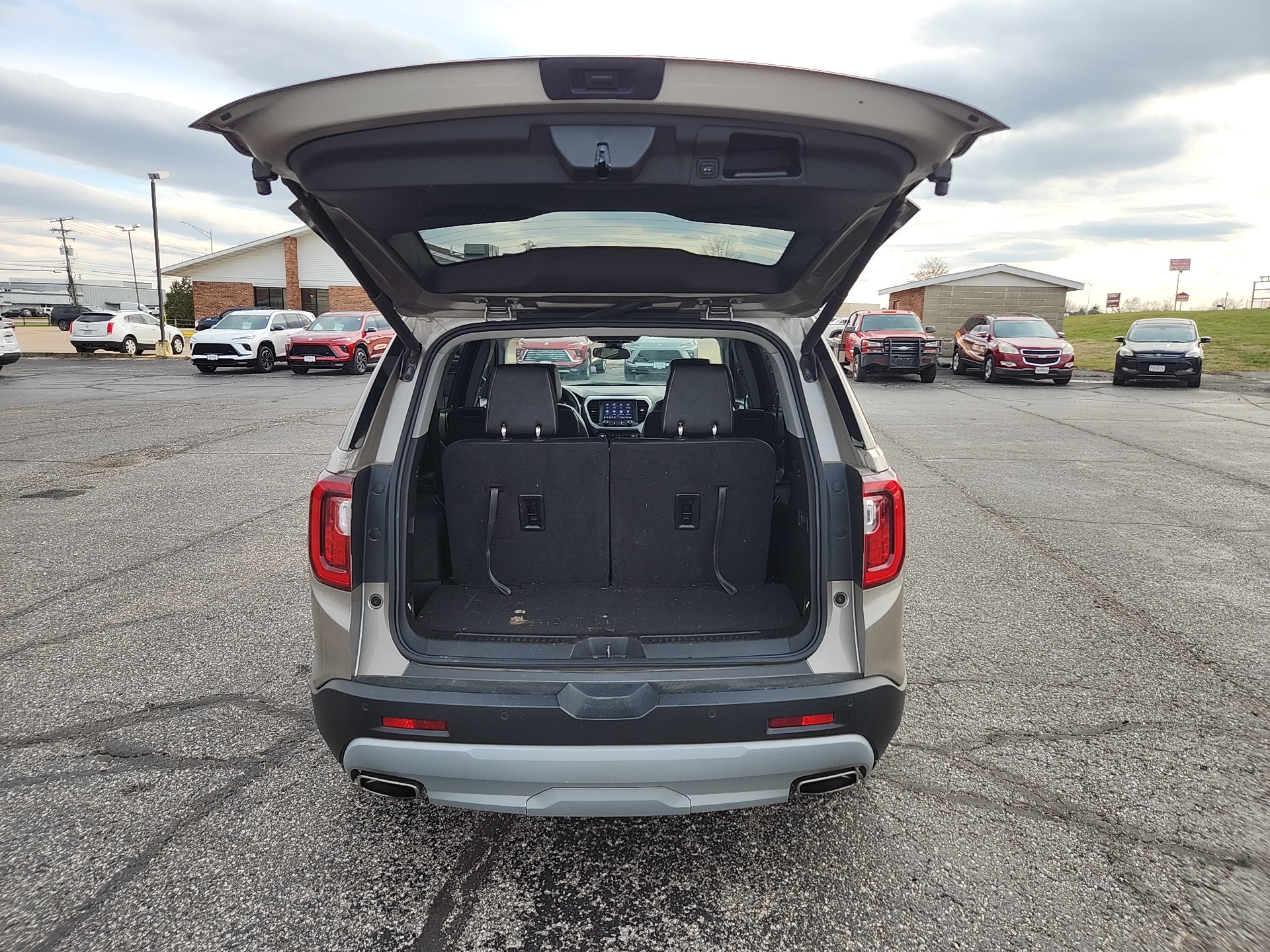 2023 GMC Acadia SLT 19